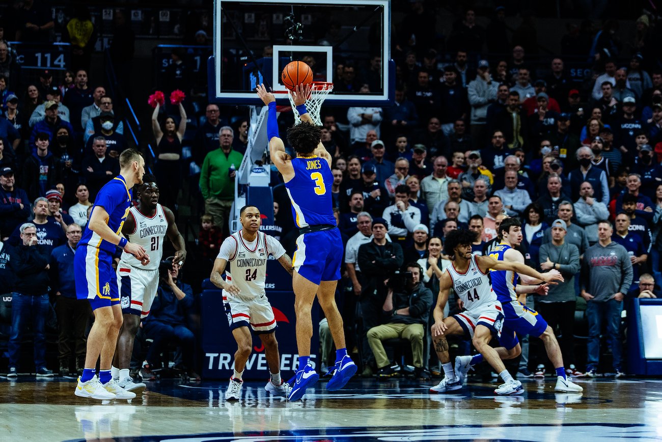 A photo by Xavier Musketeers