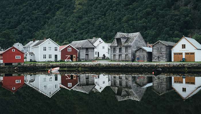 Read Norway Road Trip by Michal Valluš