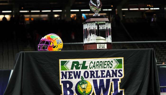 Read R+L Carriers New Orleans Bowl by The Sports Ledger