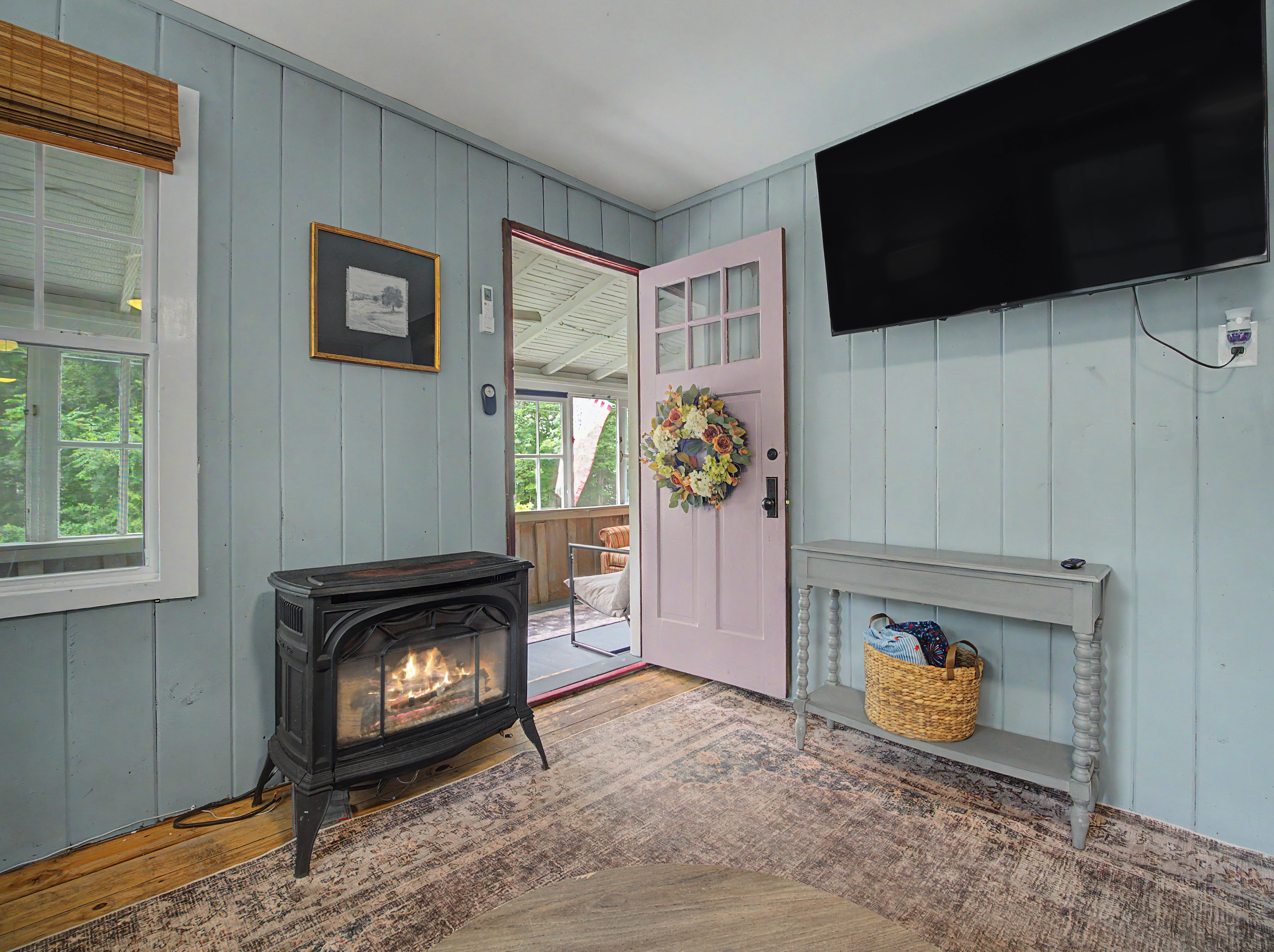Home in Bethlehem, Connecticut, photographed by Ari Lee