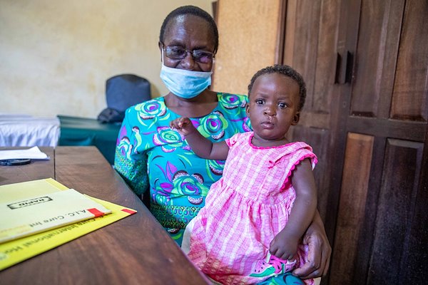 Beverlyne is at our mobile clinic with a brand new smile!