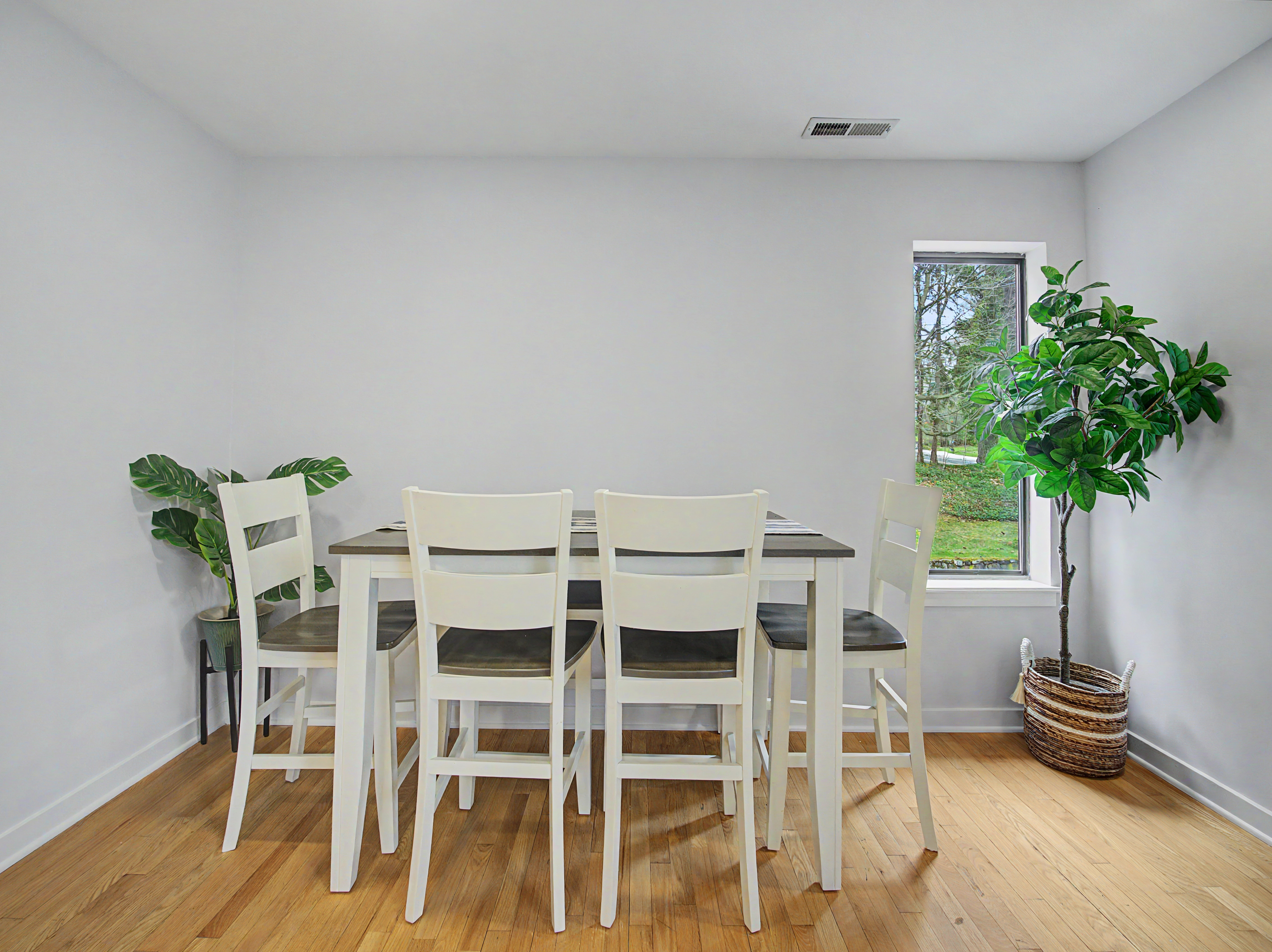 Home in Norwalk, Connecticut, photographed by Ari Lee