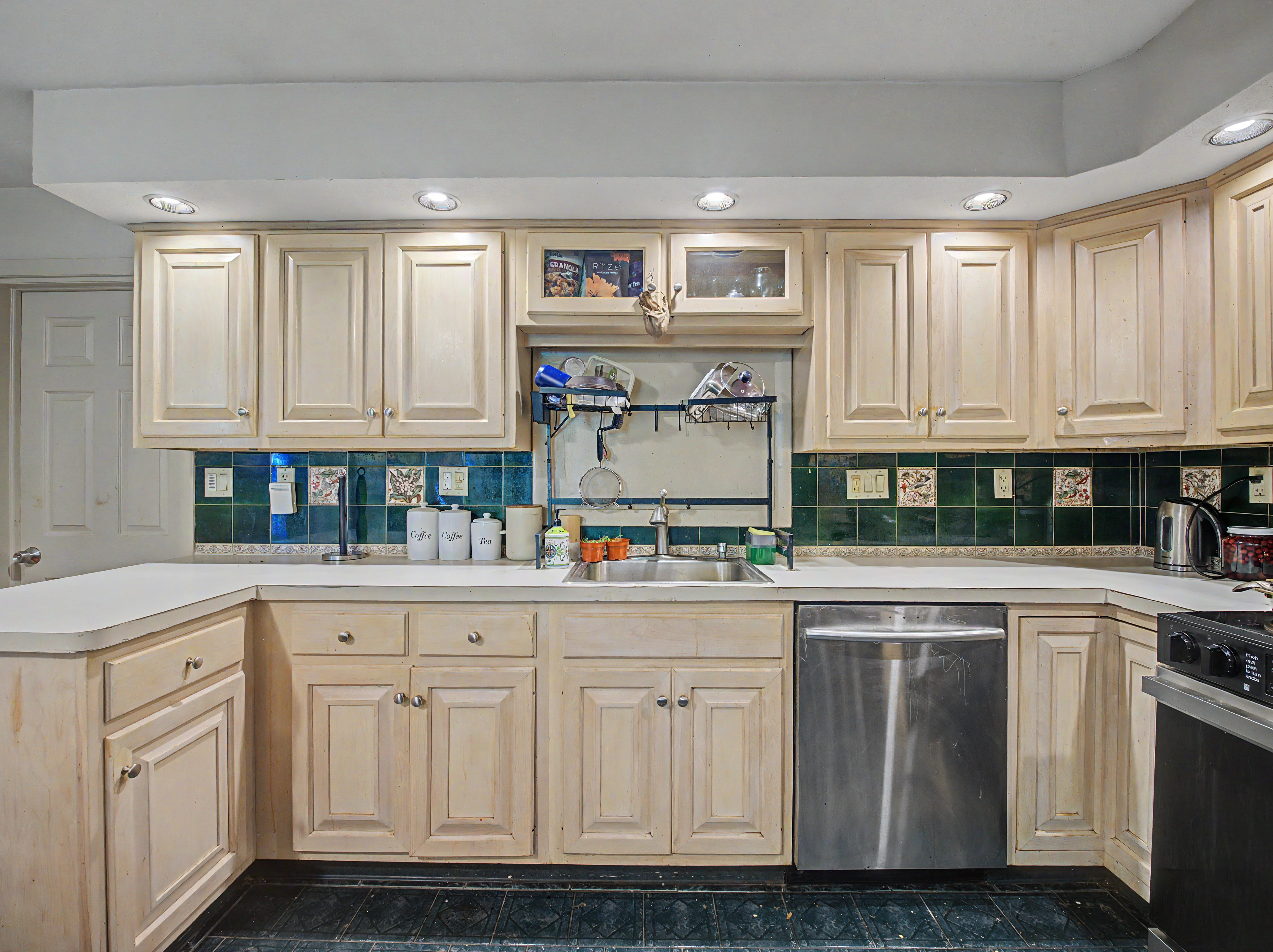 Home in Hamden, Connecticut, photographed by Ari Lee