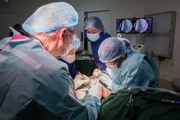 Doctors Bill, Micah, and Elsa work together on correcting Freza Mae's clubfoot!