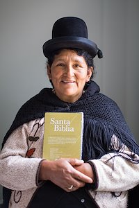 Edson's mother, Modesta, with her new Bible.
