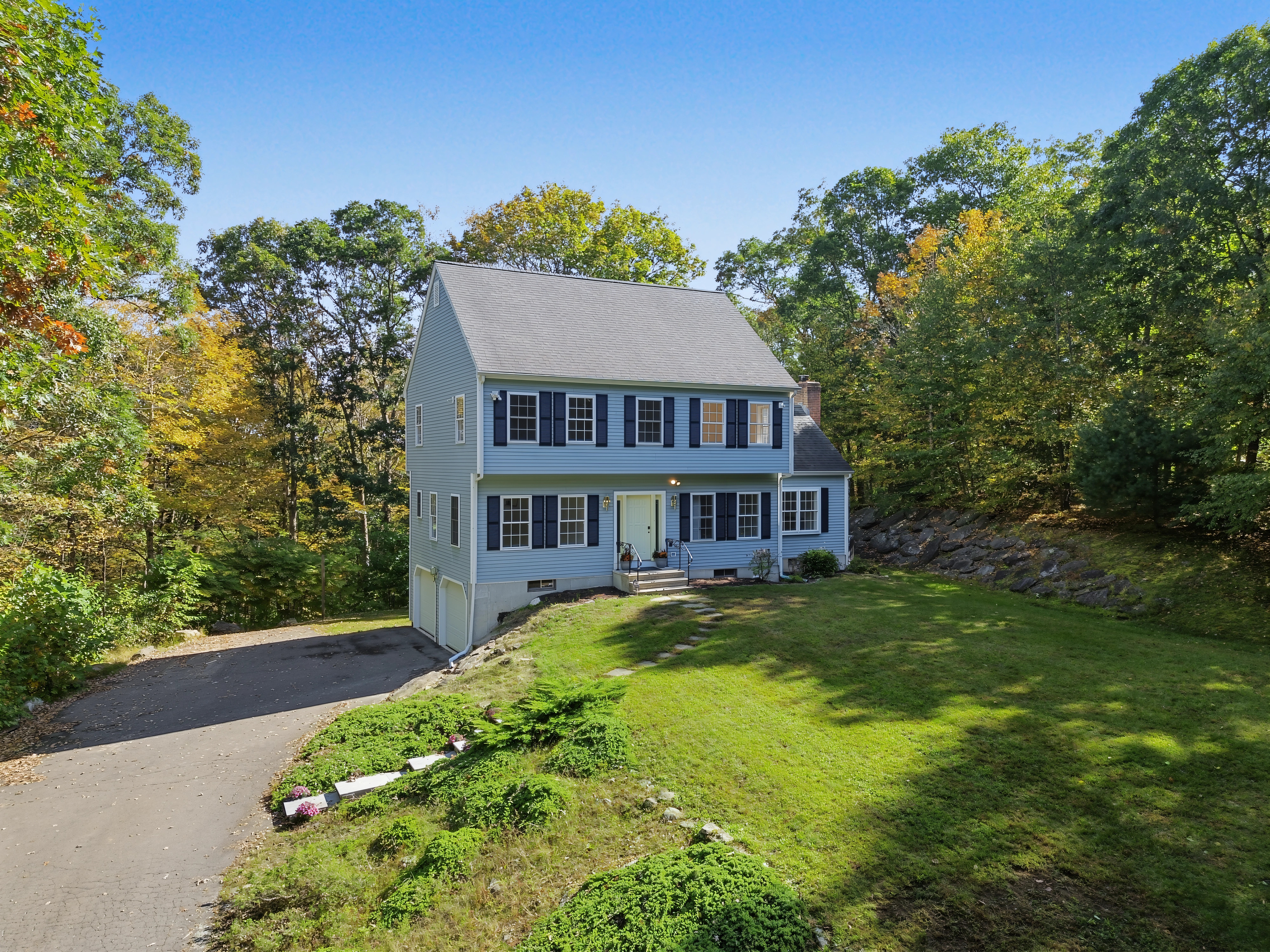 Home in Chester, Connecticut, photographed by Ari Lee