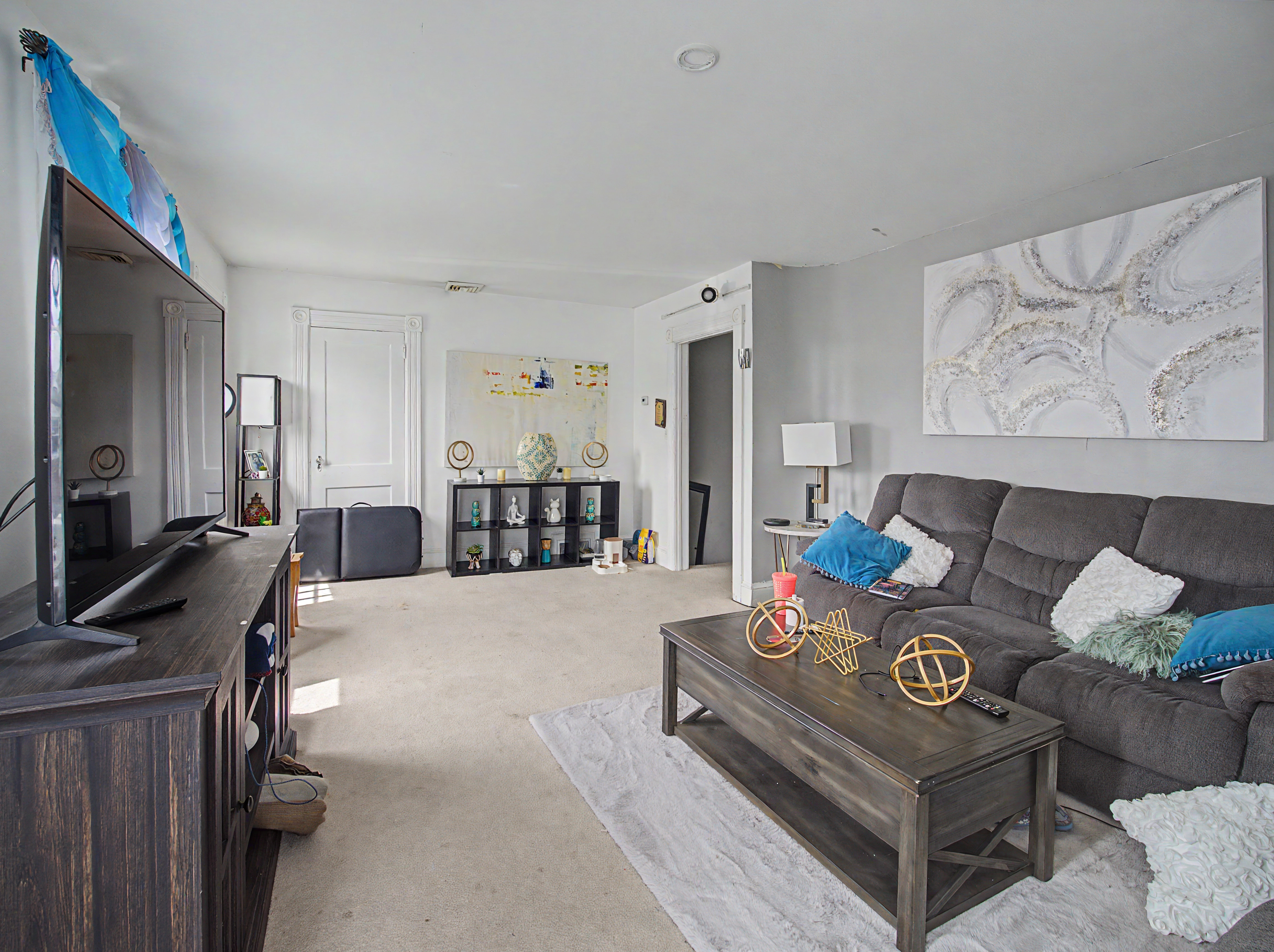 Home in Norwalk, Connecticut, photographed by Ari Lee