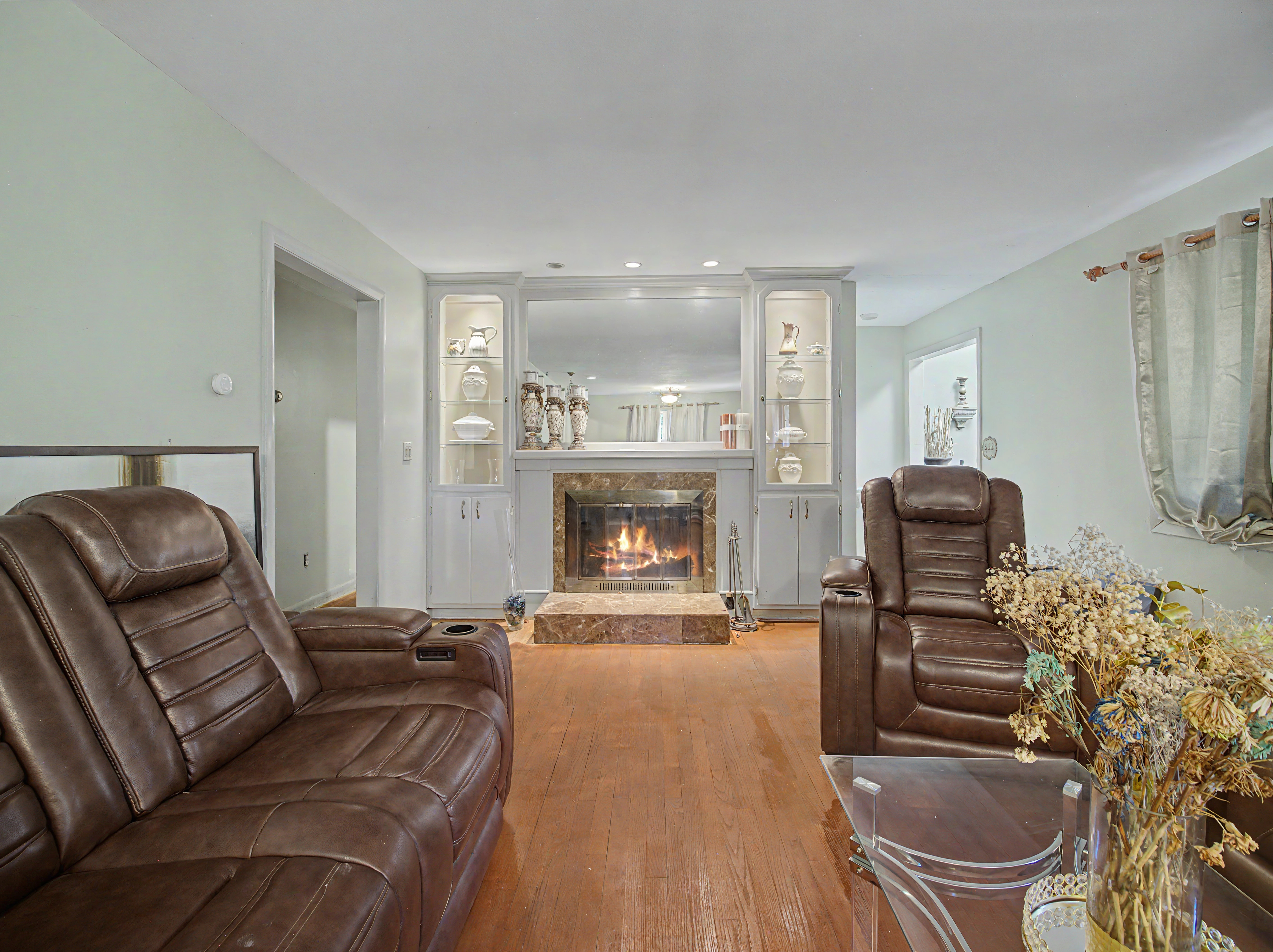 Home in Hamden, Connecticut, photographed by Ari Lee