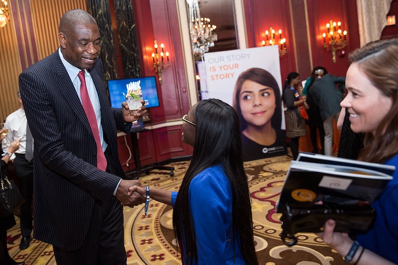 Dikembe Mutombo meets with OneGoal graduates.