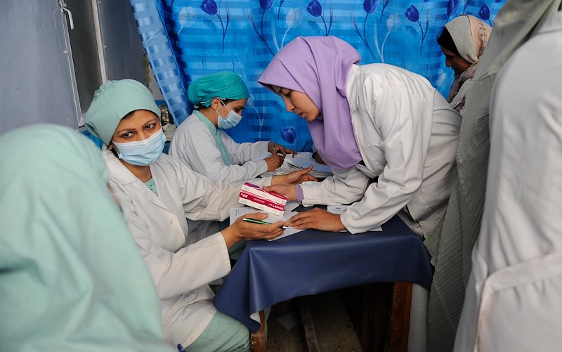 In 2014, 1,915 midwives, doctors, nurses, anesthesiologists, and lab techs received in-service training. (Photo: Jawad Jalali/Afghan Eyes)