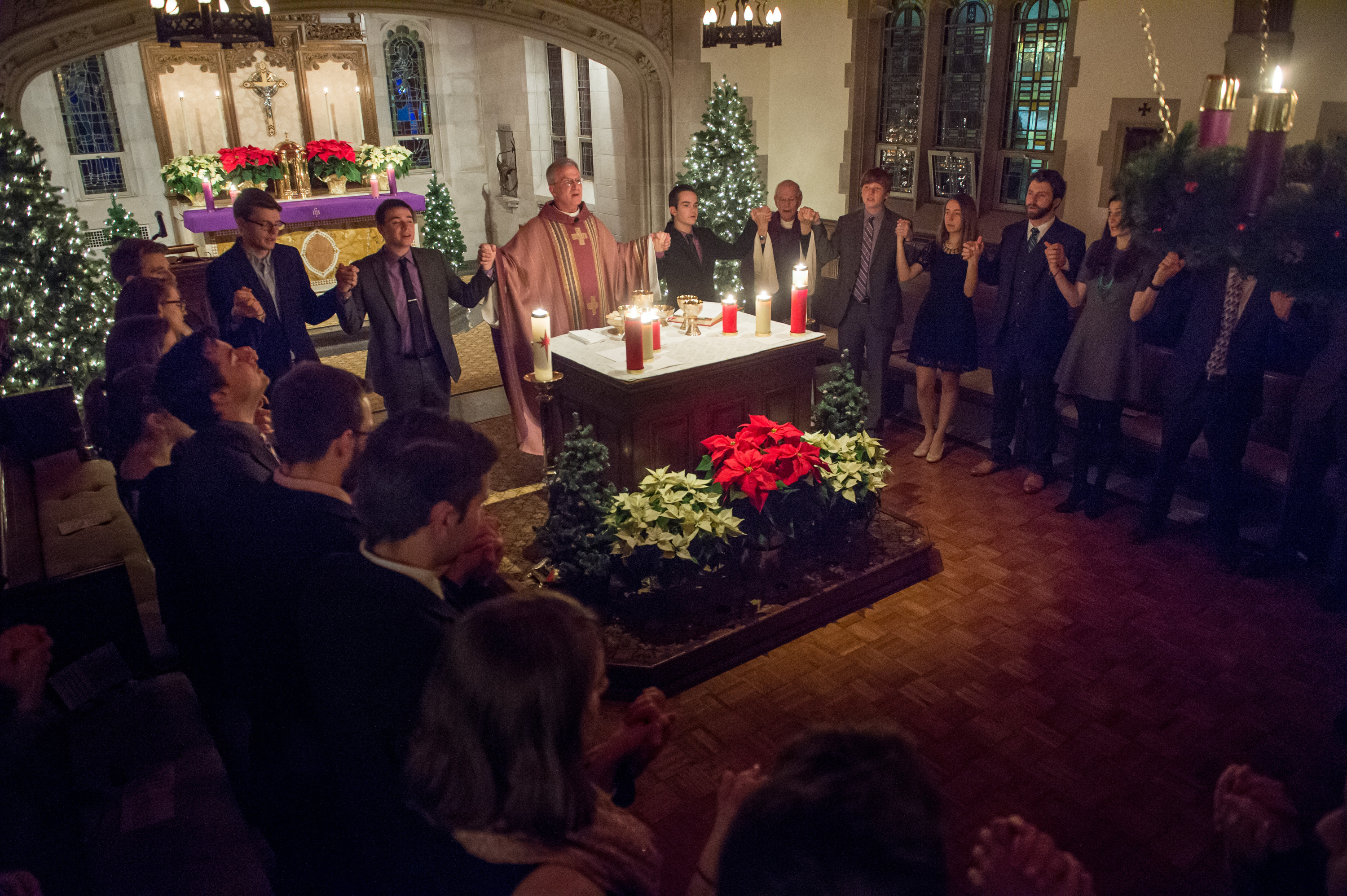 Rev. Dan Groody, C.S.C., celebrates the 2016 Candlelight Mass. (Photo ...