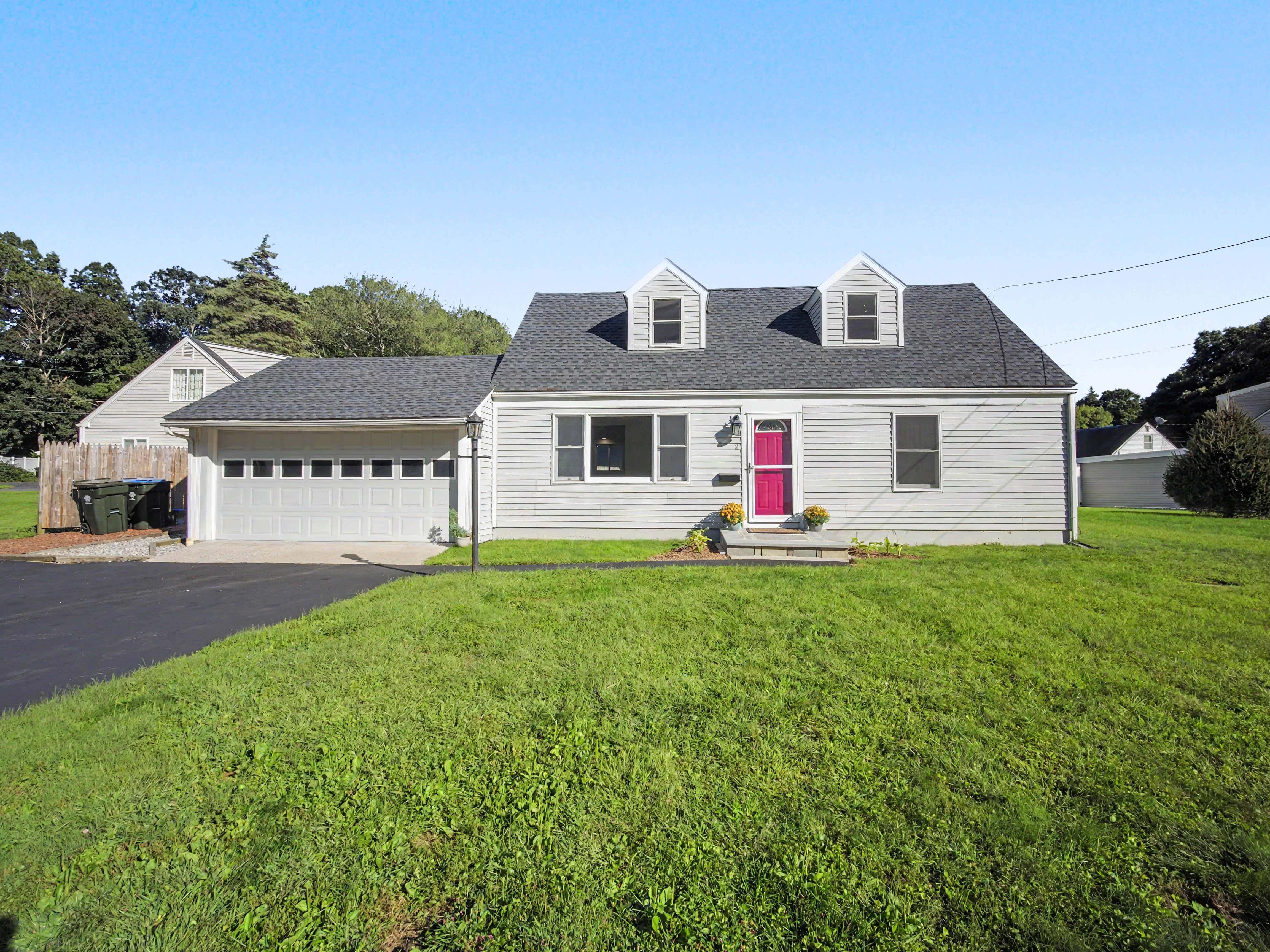 Home in Bethel, Connecticut, photographed by Ari Lee