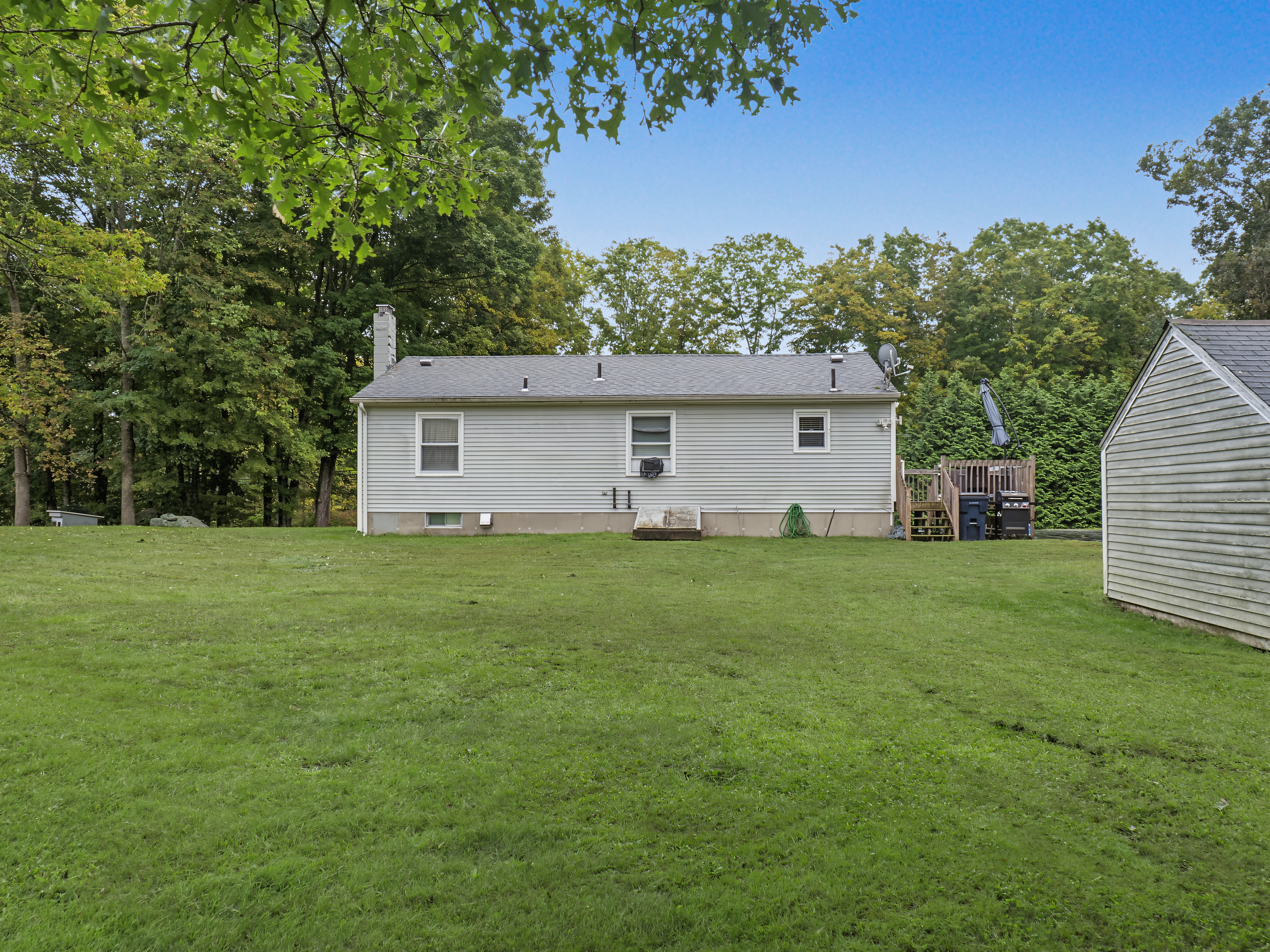 Home in Lisbon, Connecticut, photographed by Ari Lee