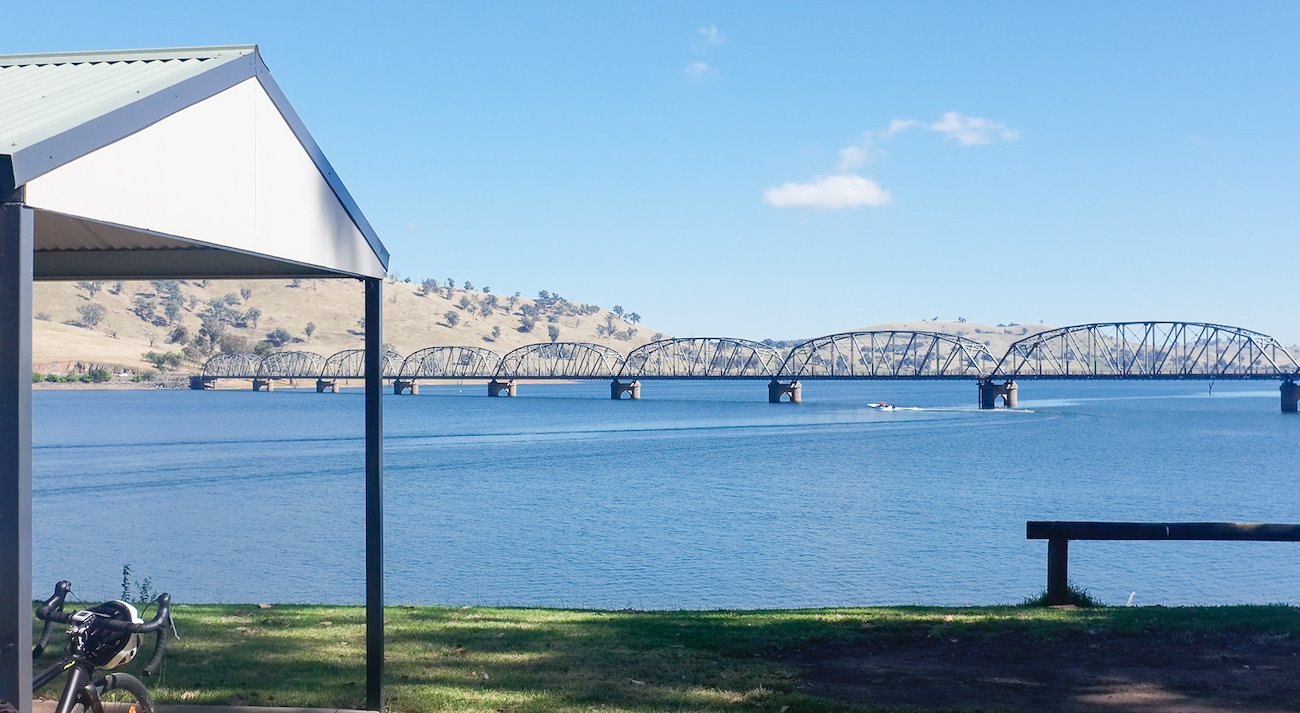 Bethanga Bridge crossing Lake Hume