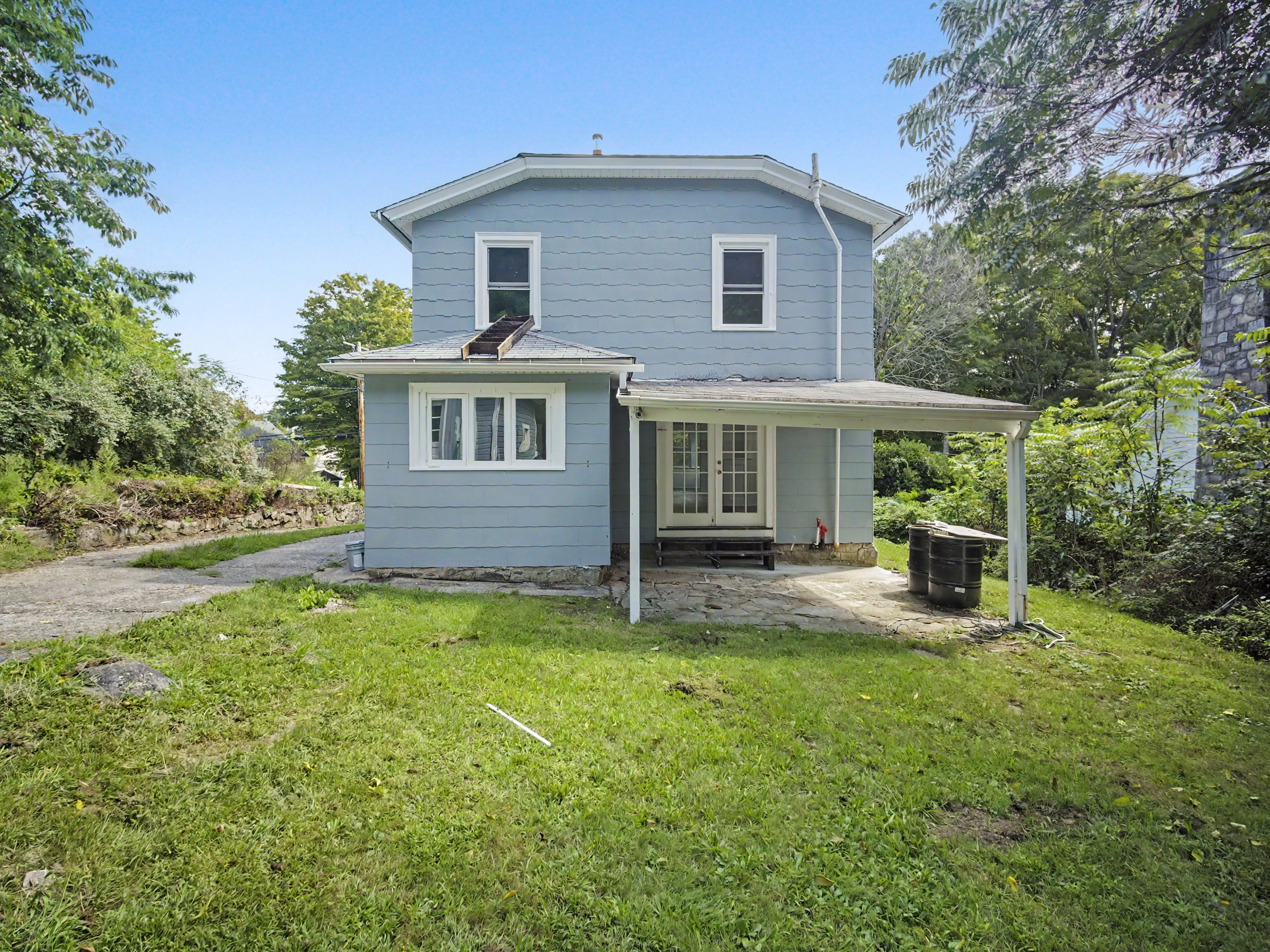 Home in Norwich, Connecticut, photographed by Ari Lee