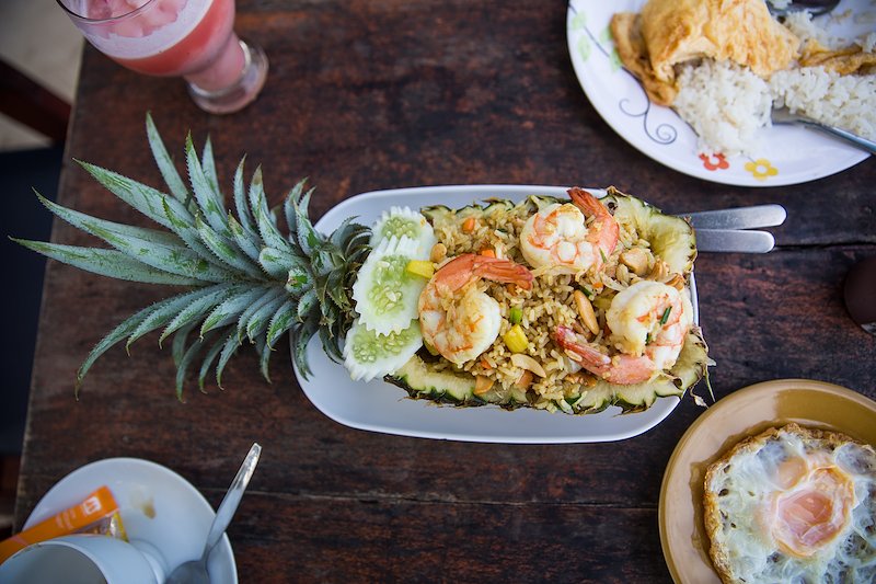 A+ for this pineapple fried rice presentation.