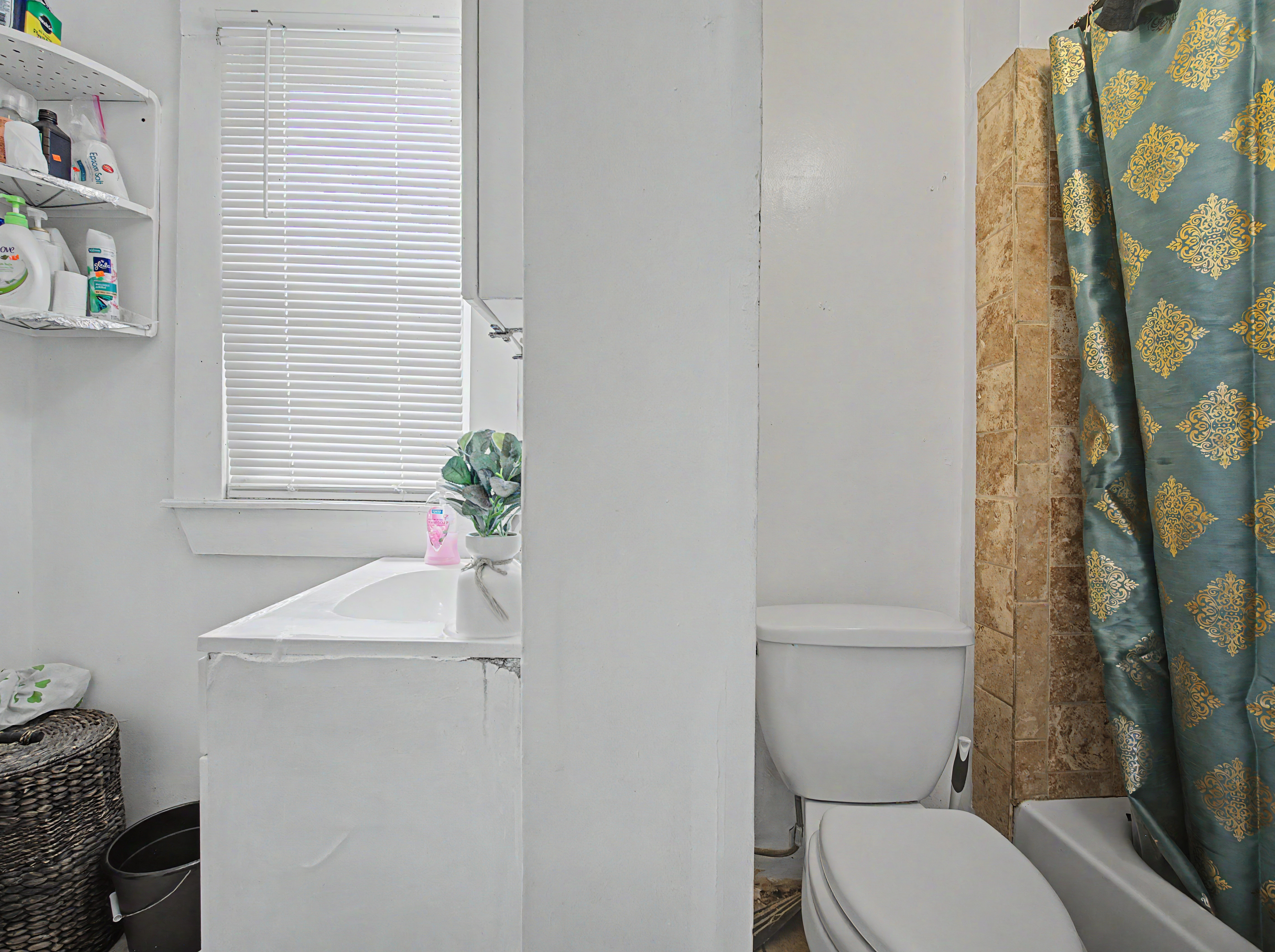 Home in Bridgeport, Connecticut, photographed by Ari Lee