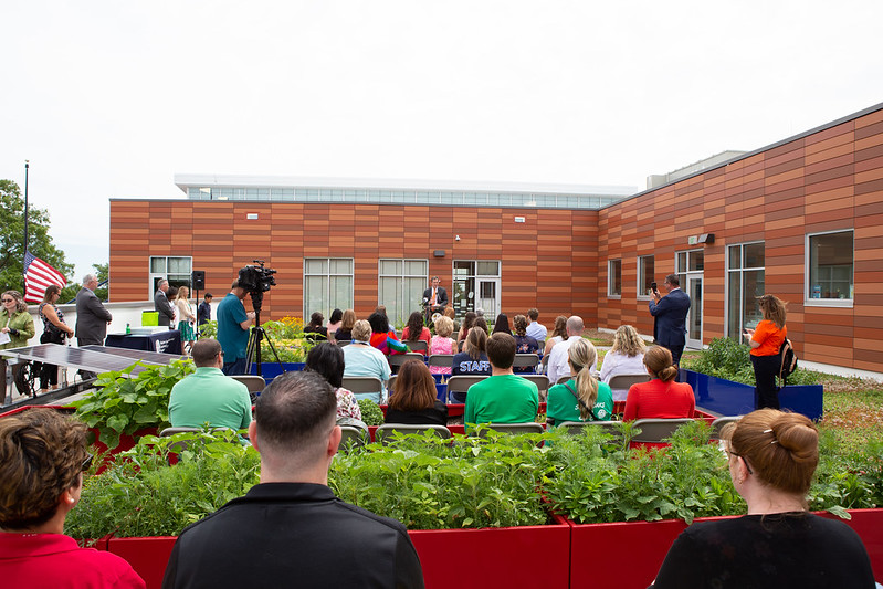 Colgate Elementary's rooftop garden