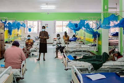 The spiritual team speaking to guardians in the ward.