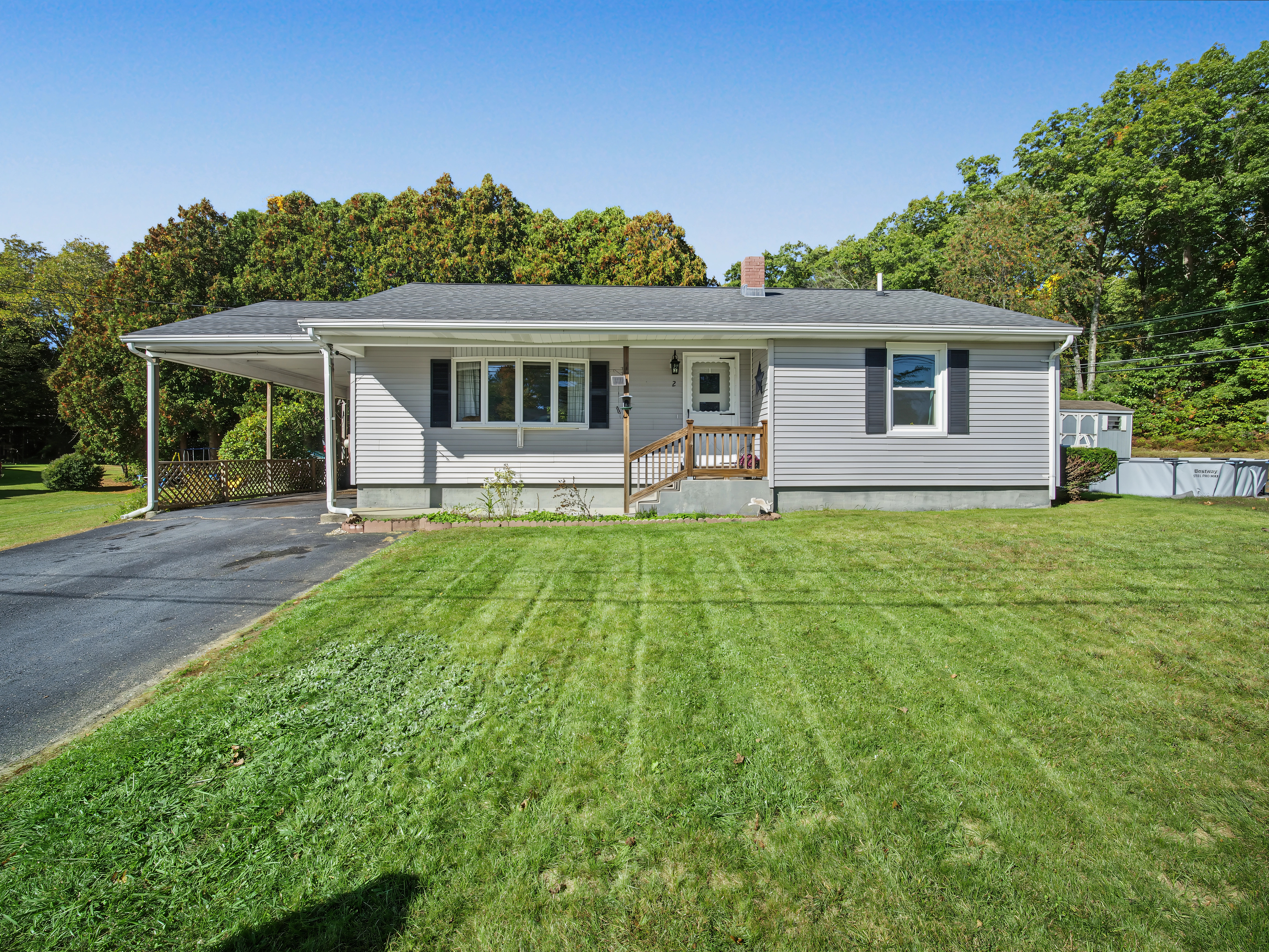 Home in Thompson, Connecticut, photographed by Ari Lee