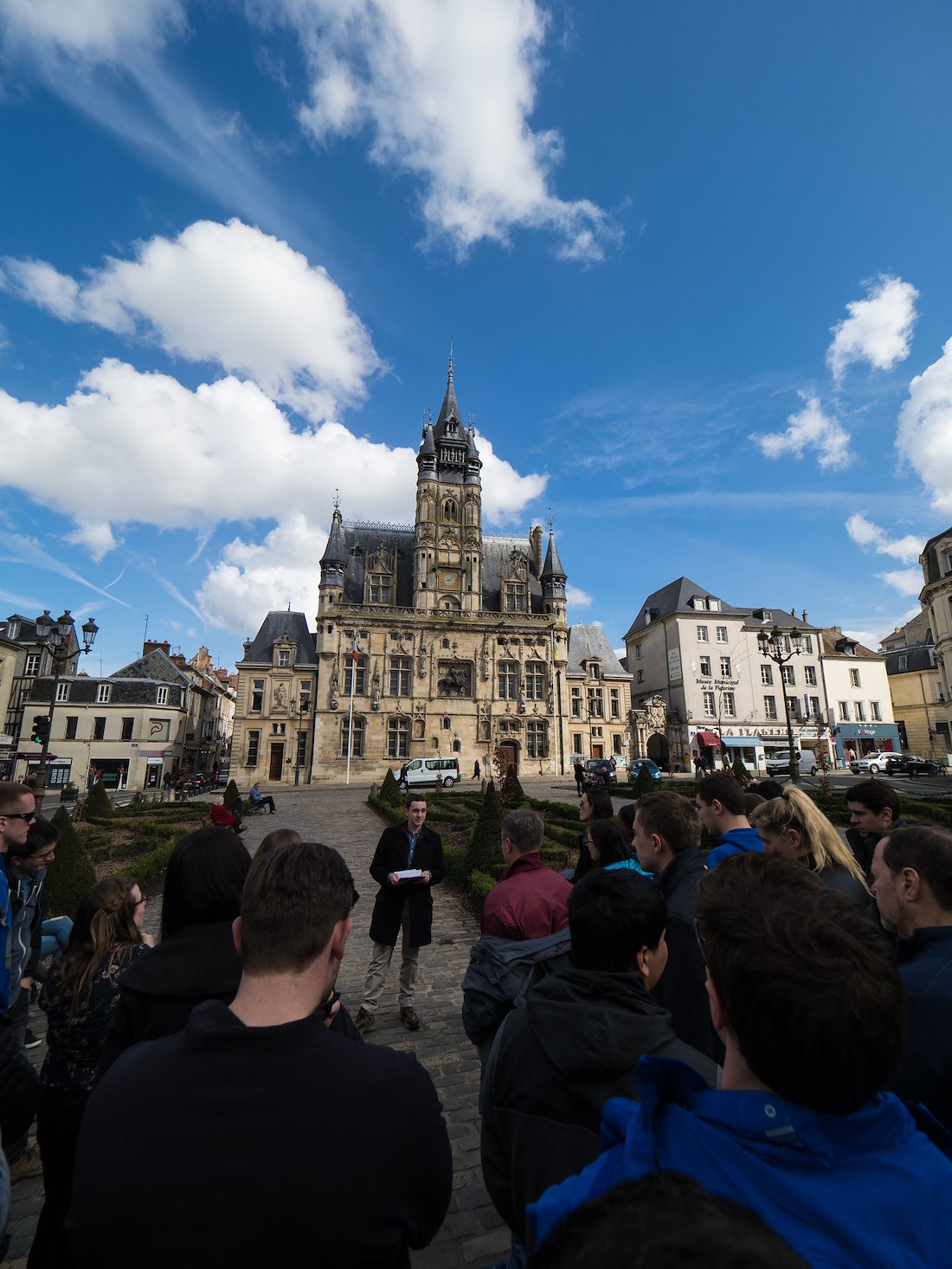 The group stood in Compiègne where the war came to its conclusion with the signing of the Armistice of 11 November 1918.