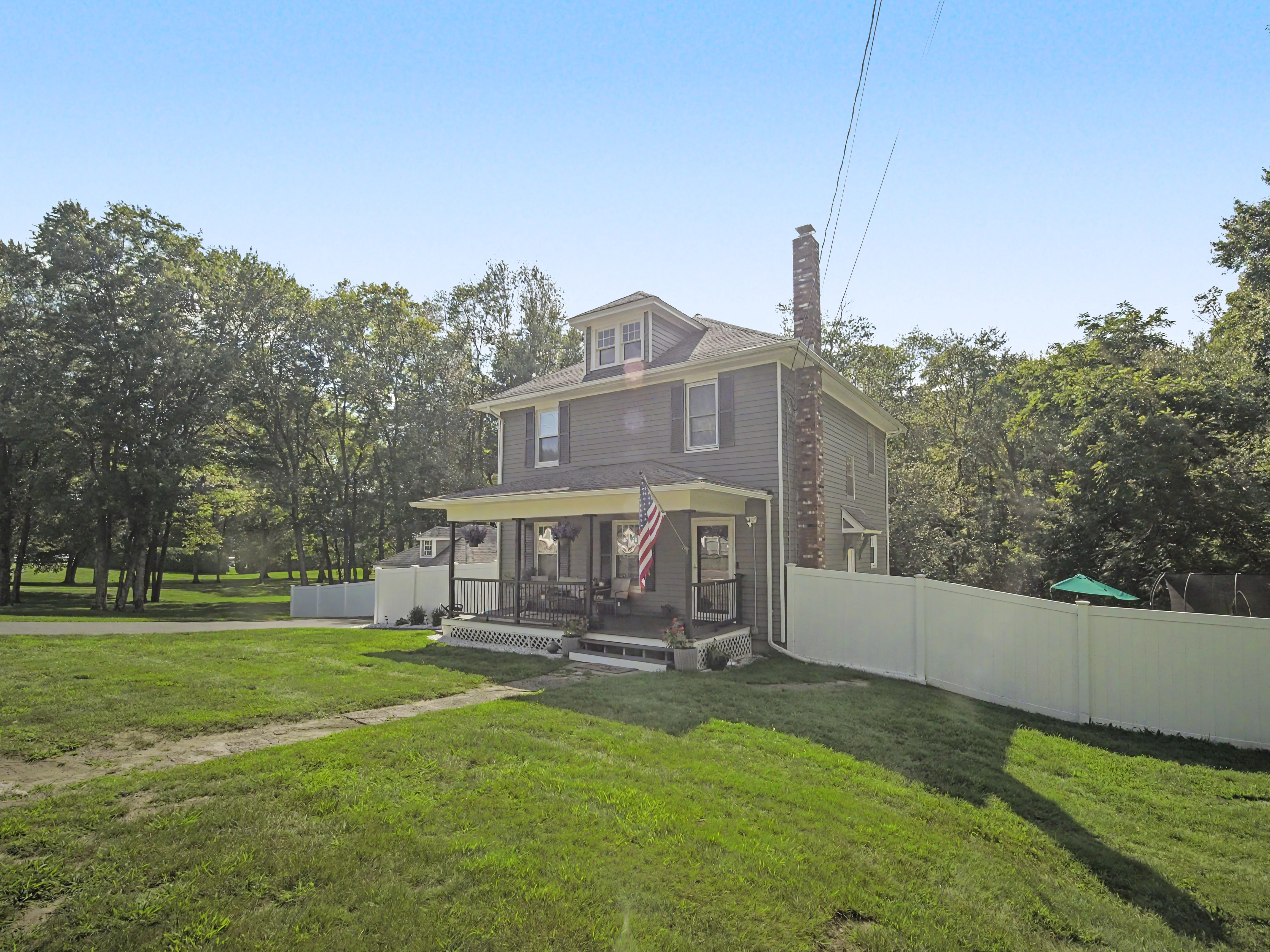 Home in Somers, Connecticut, photographed by Ari Lee