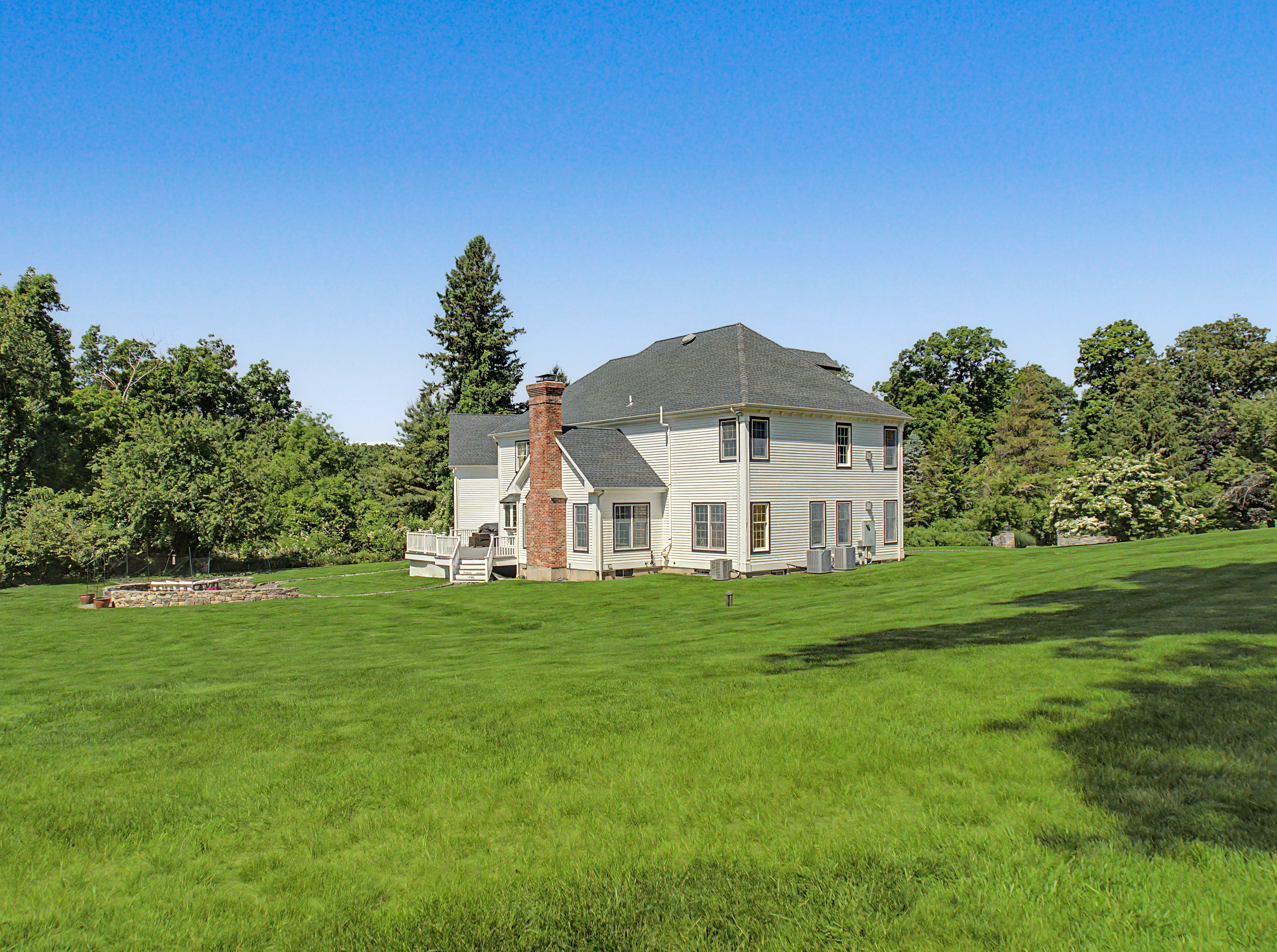 Home in Wilton, Connecticut, photographed by Ari Lee