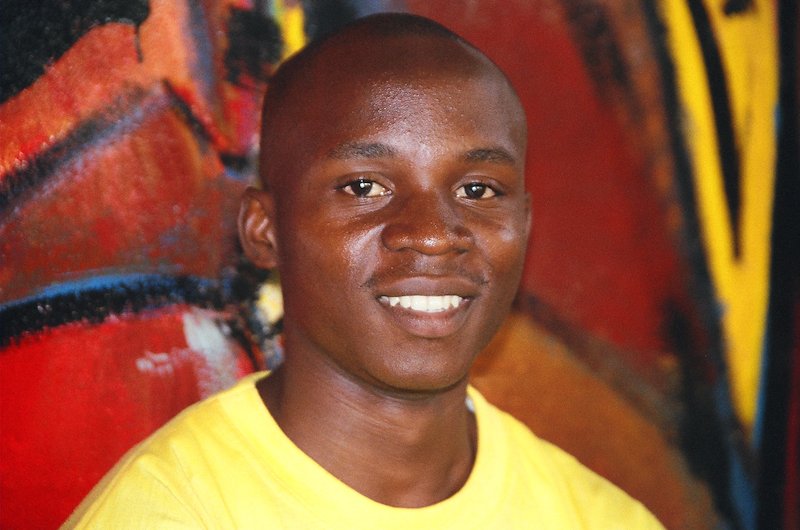 Youth leaders in Tanzania use new approaches for outreach to their peers. (Photo: MSH Staff)