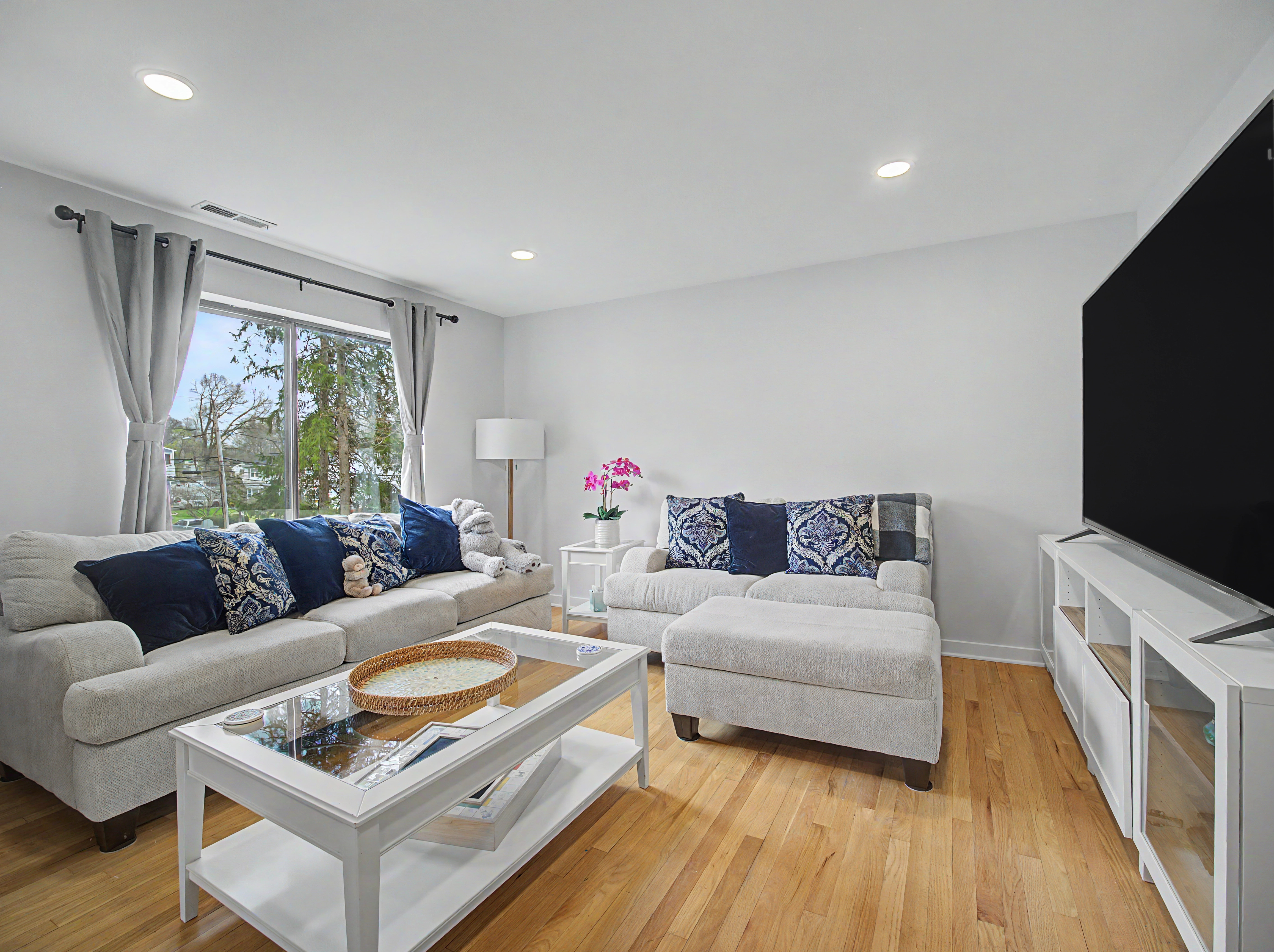 Home in Norwalk, Connecticut, photographed by Ari Lee
