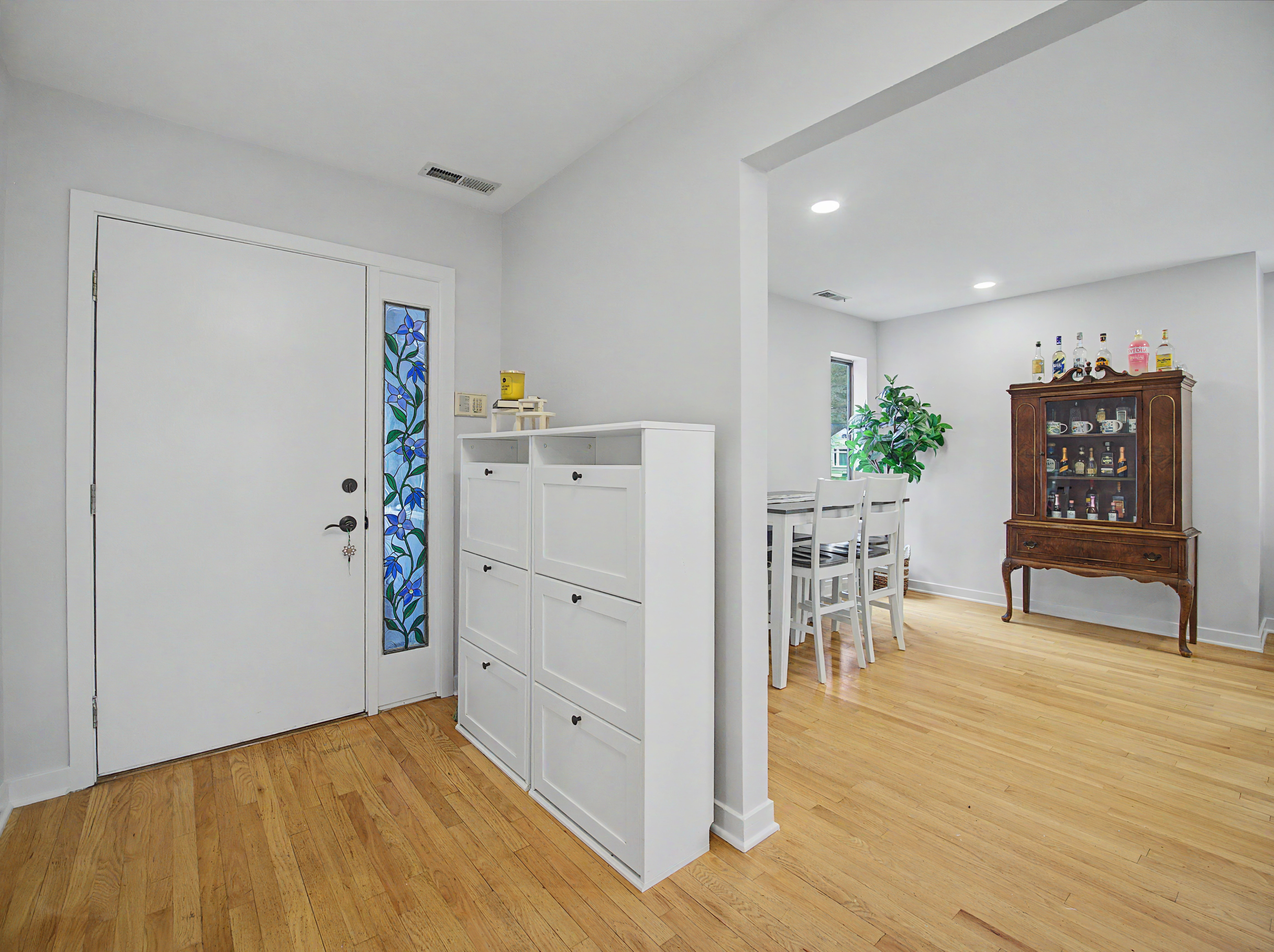 Home in Norwalk, Connecticut, photographed by Ari Lee
