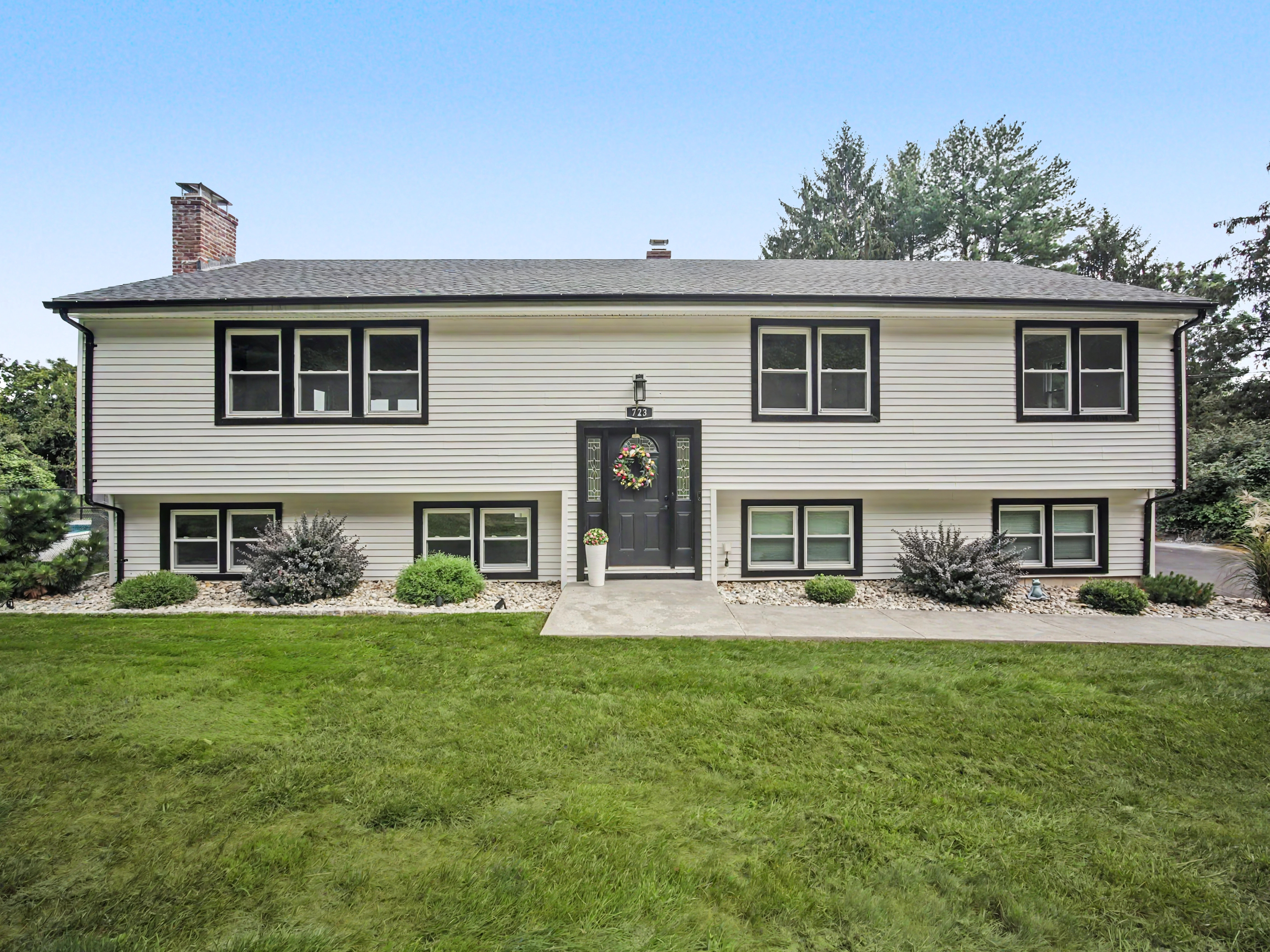 Home in Northford, Connecticut, photographed by Ari Lee