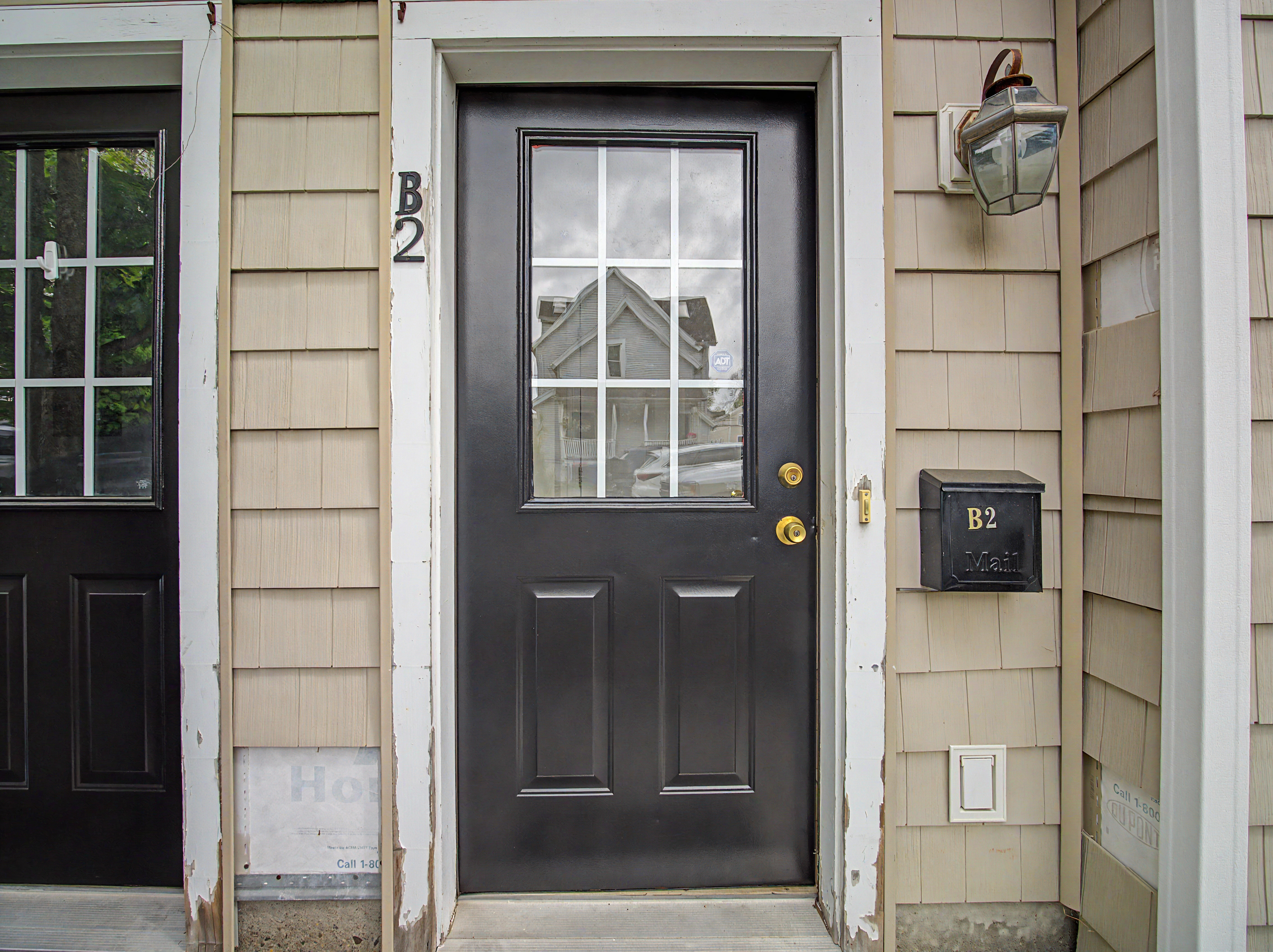 Home in Norwalk, Connecticut, photographed by Ari Lee.
