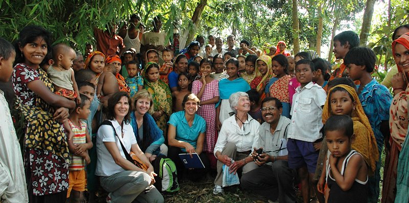 IRRI and UC researchers visit the women and children of Harir Danga Village in northwestern Bangladesh near Rangpur.