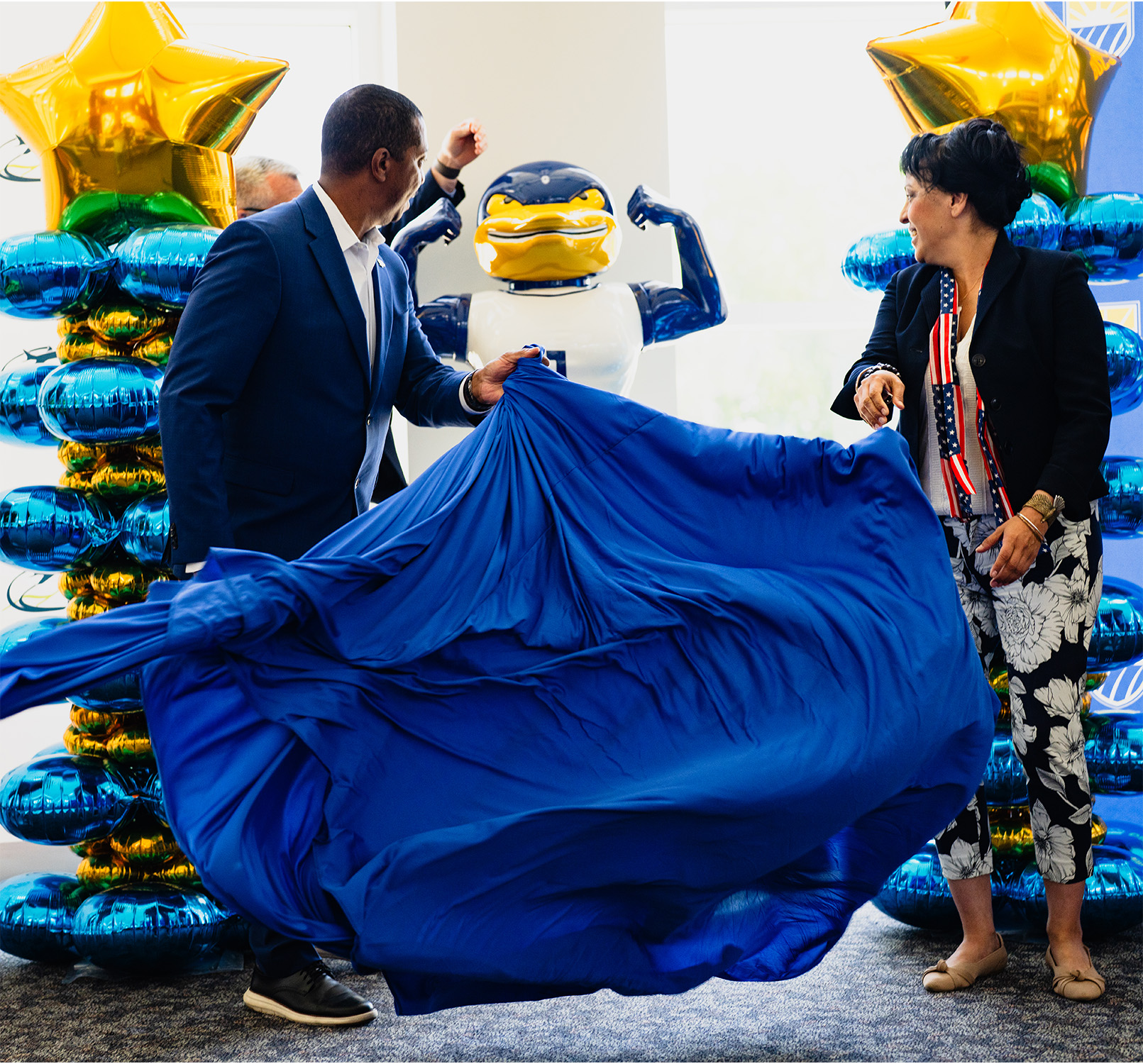 President Harper and Kern County Supervisor Leticia Perez unveil a ...