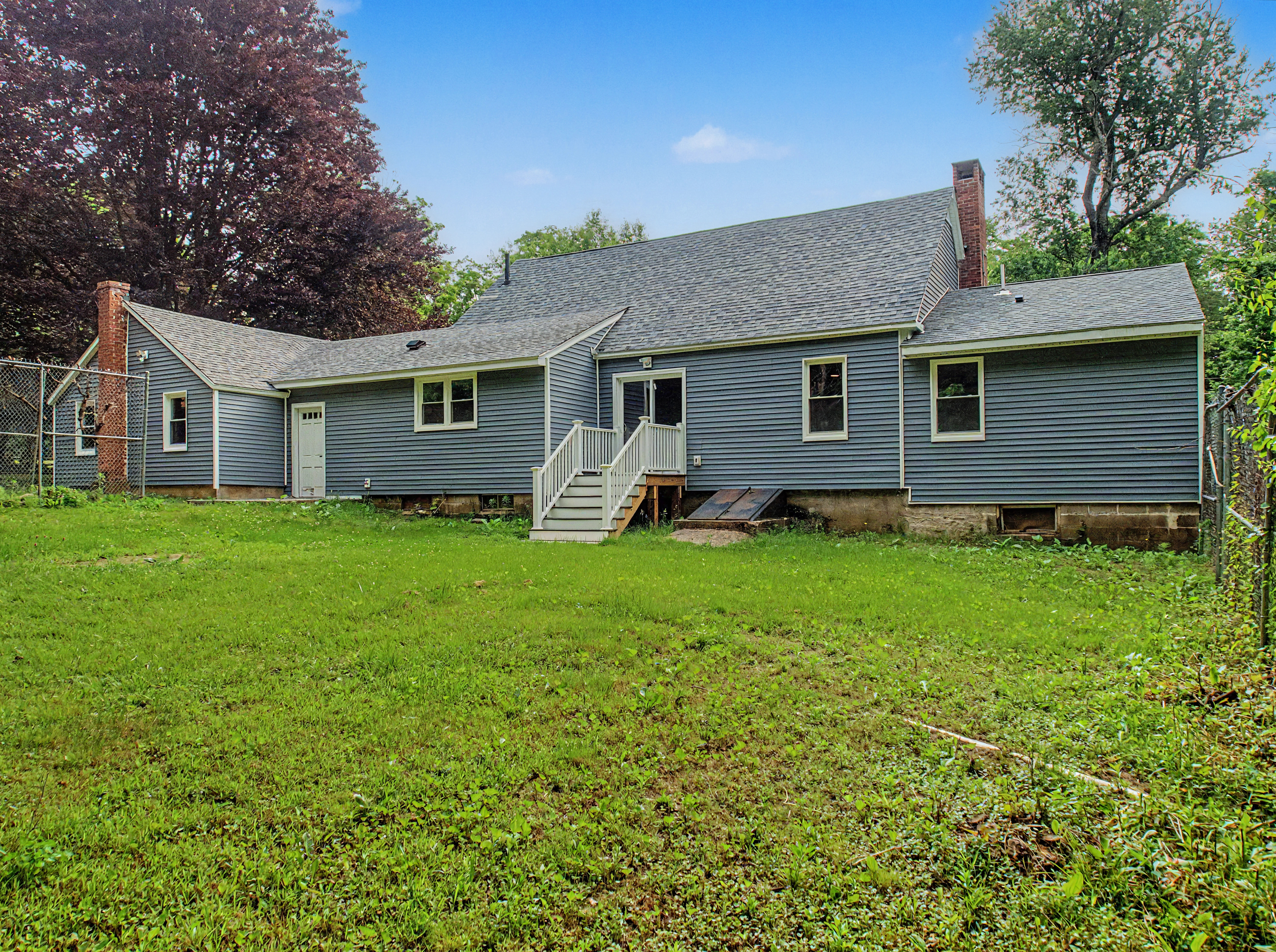 Home in Hartland, Connecticut, photographed by Ari Lee