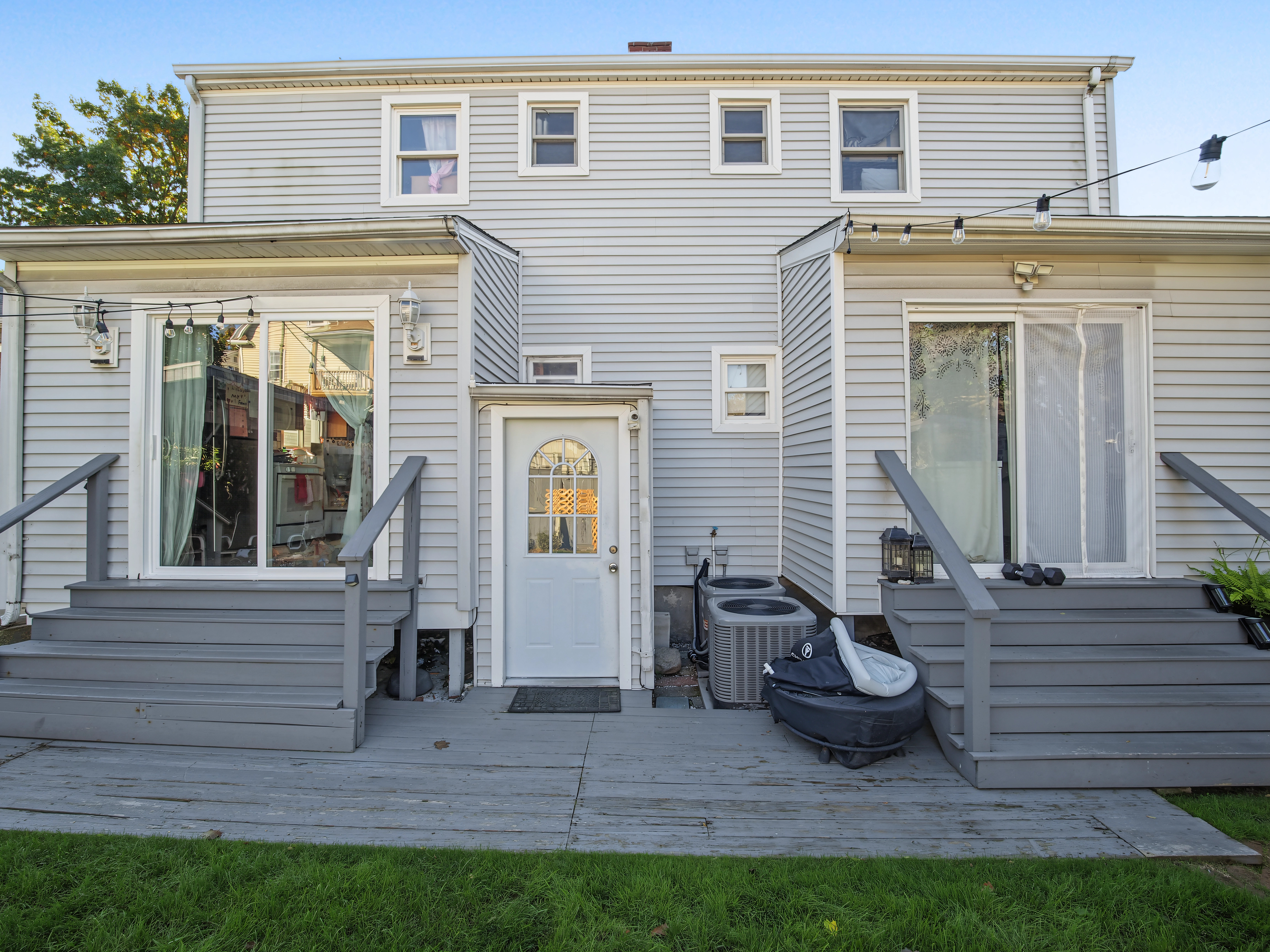 Home in Stamford, Connecticut, photographed by Ari Lee
