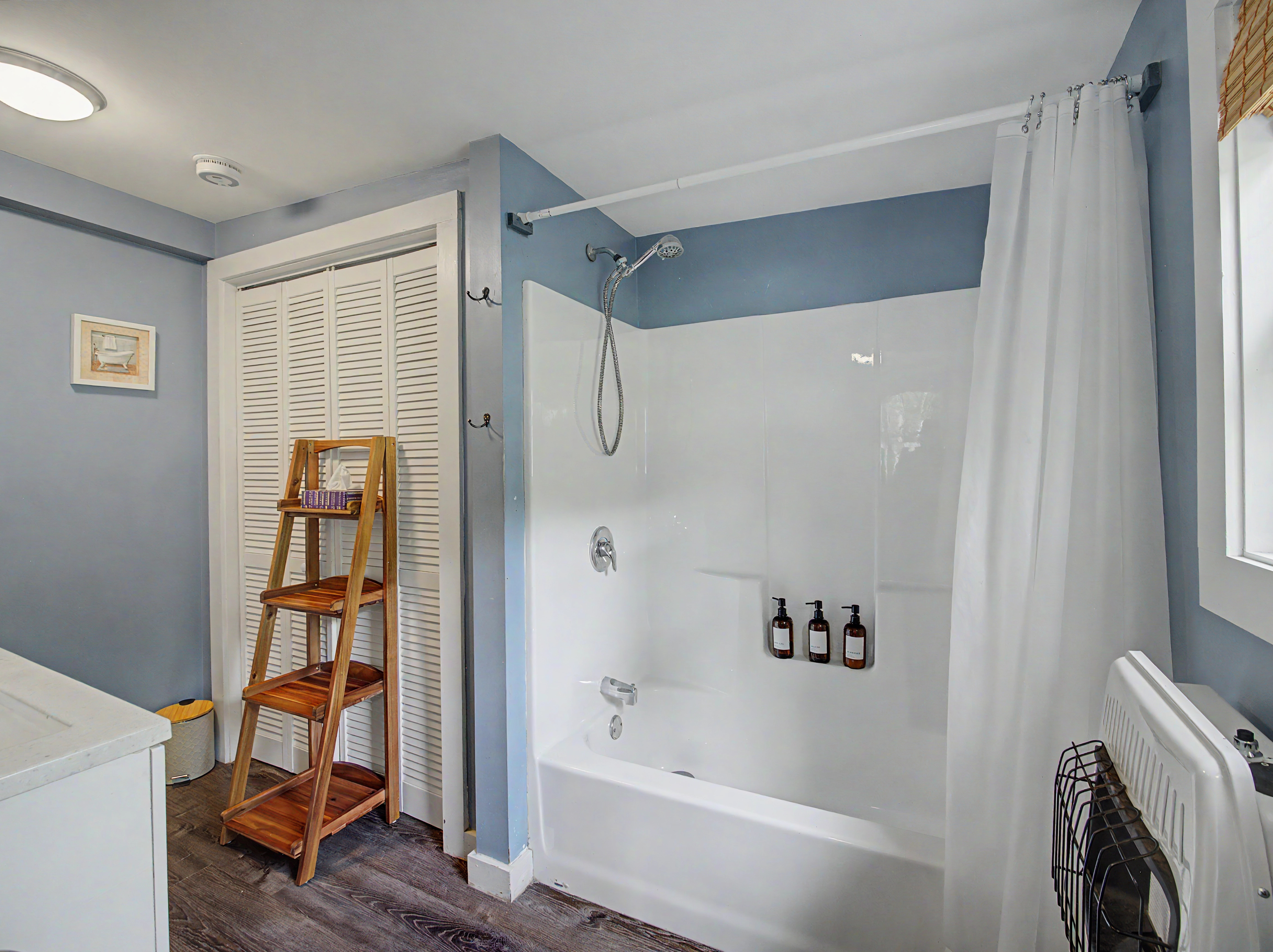 Home in Bethlehem, Connecticut, photographed by Ari Lee