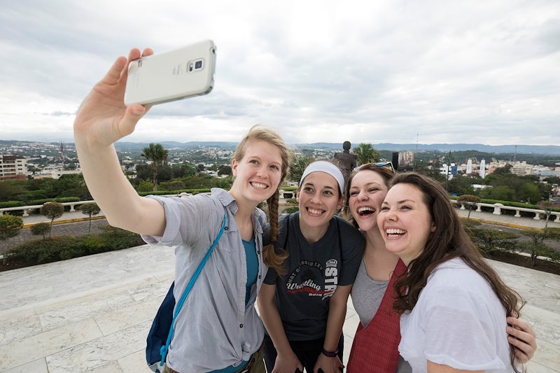 Students take a selfie at the Monument to the Heroes of the Restoration in Santiago de los Caballeros. Photo by Jaren Wilkey/BYU