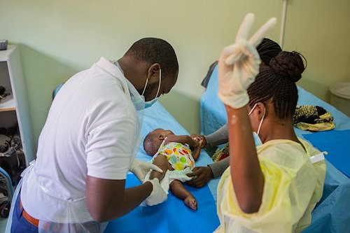 Peace Out! Our Physical Therapy team is working on casting for one of the babies.