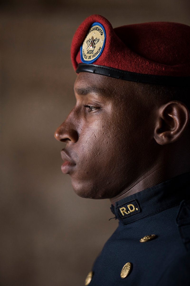A Dominican soldier stands guard at the Hall of Heroes in Santo Domingo. Photo by Jaren Wilkey/BYU