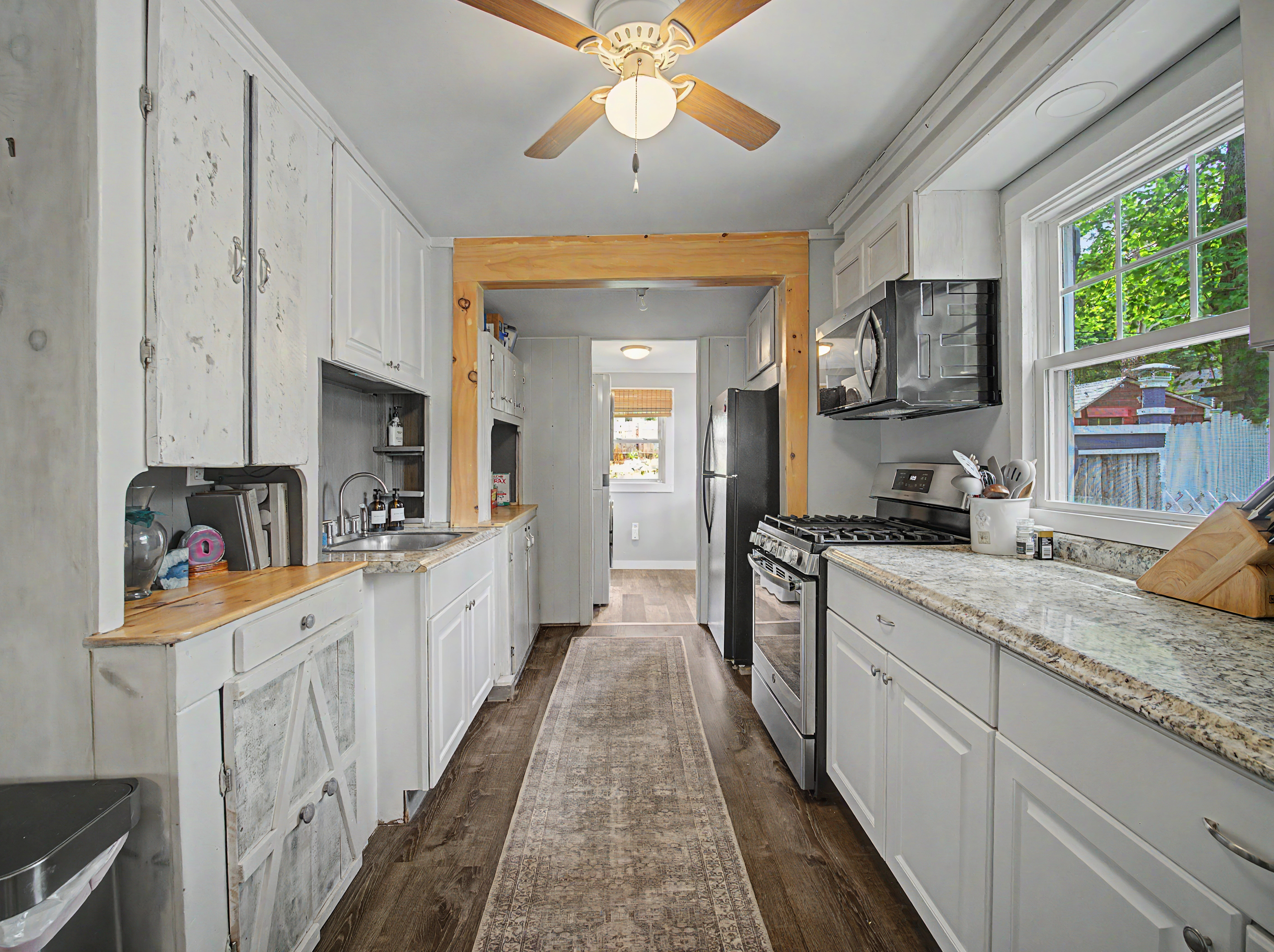 Home in Bethlehem, Connecticut, photographed by Ari Lee