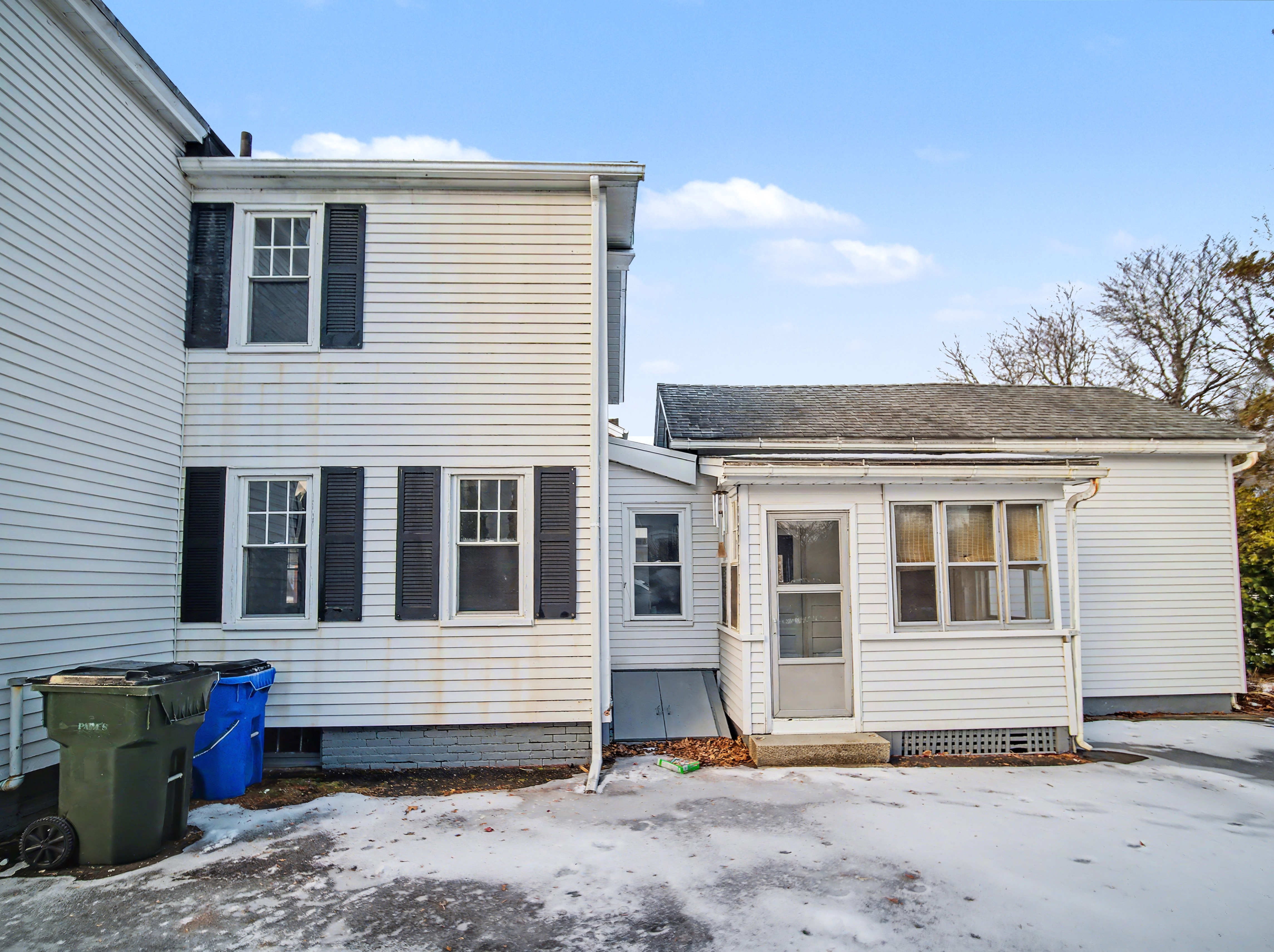 Home in Windsor Locks, Connecticut, photographed by Ari Lee