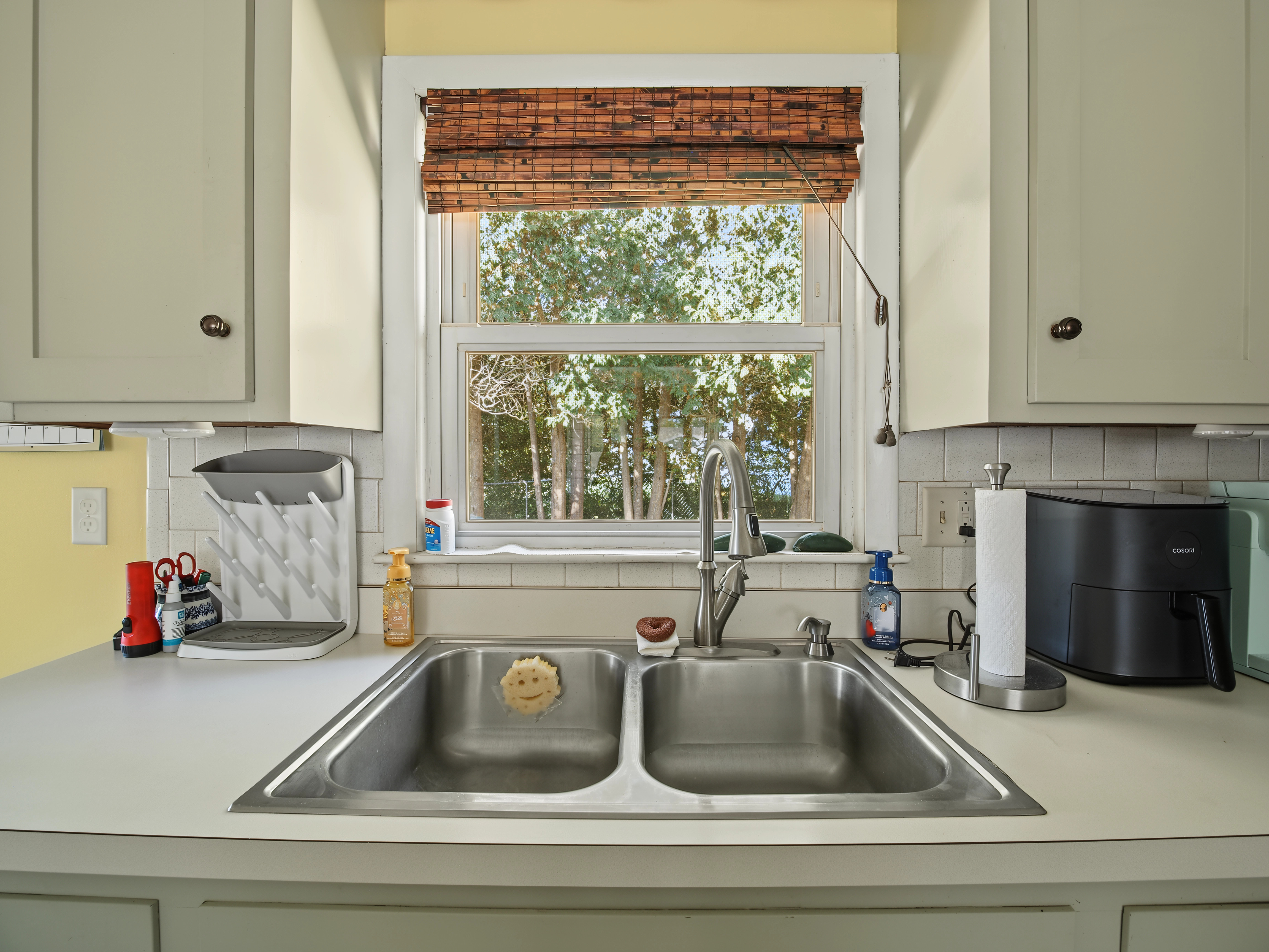 Home in Thompson, Connecticut, photographed by Ari Lee