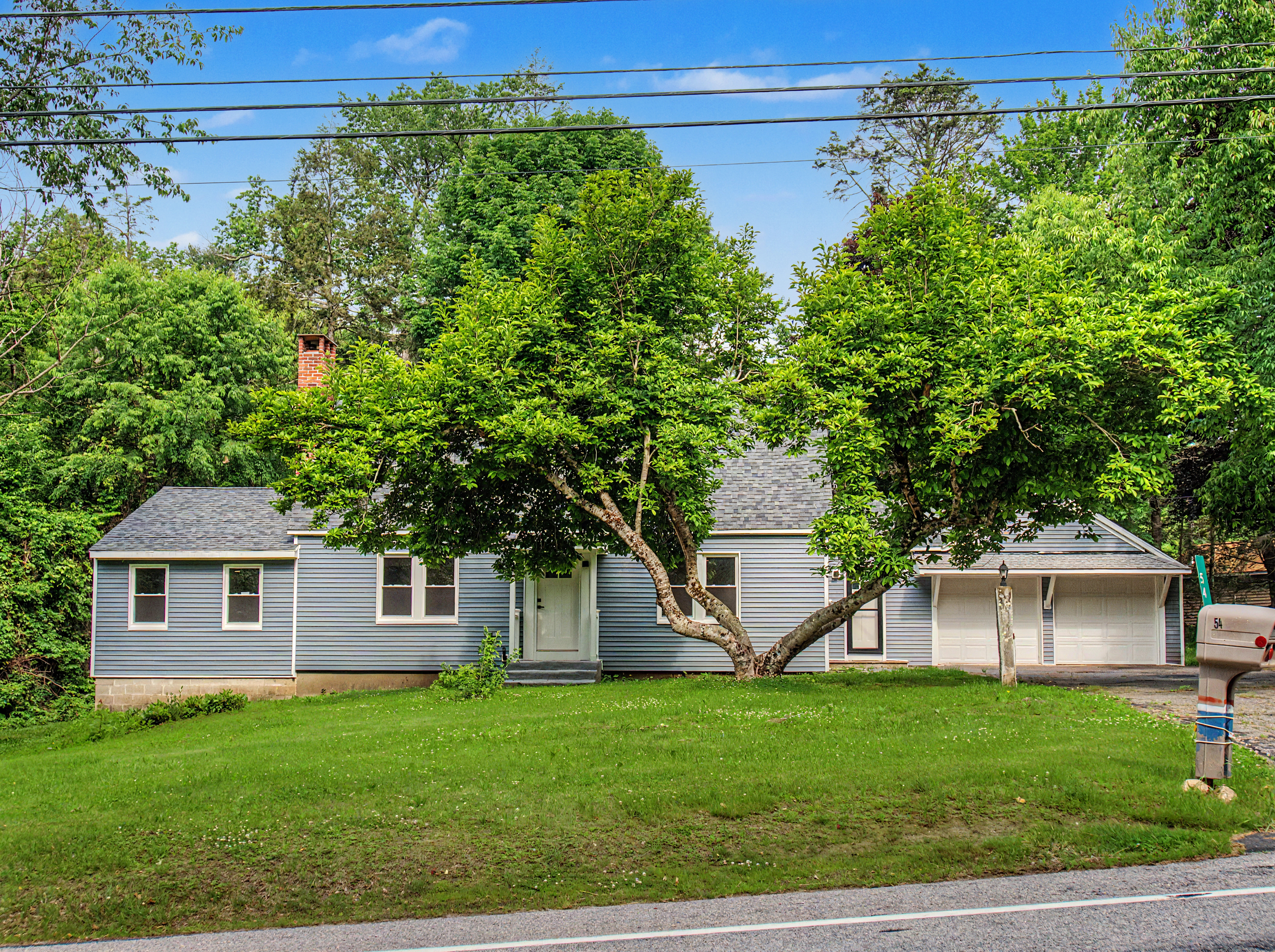 Home in Hartland, Connecticut, photographed by Ari Lee