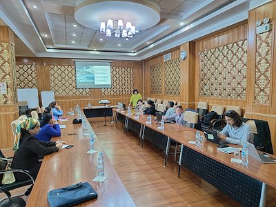 Strengthening environmental reporting through communication workshops in Tajikistan.