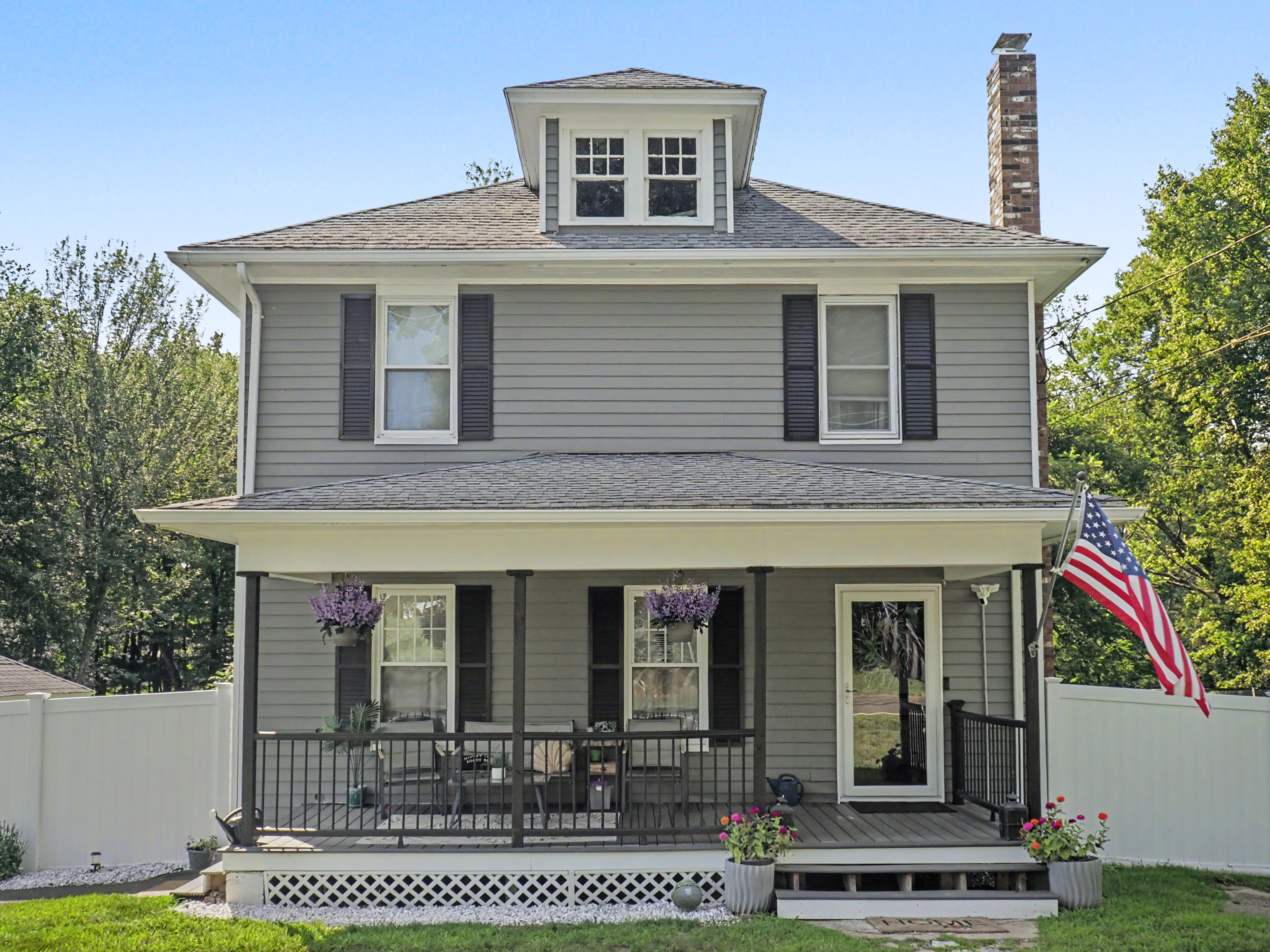 Home in Somers, Connecticut, photographed by Ari Lee