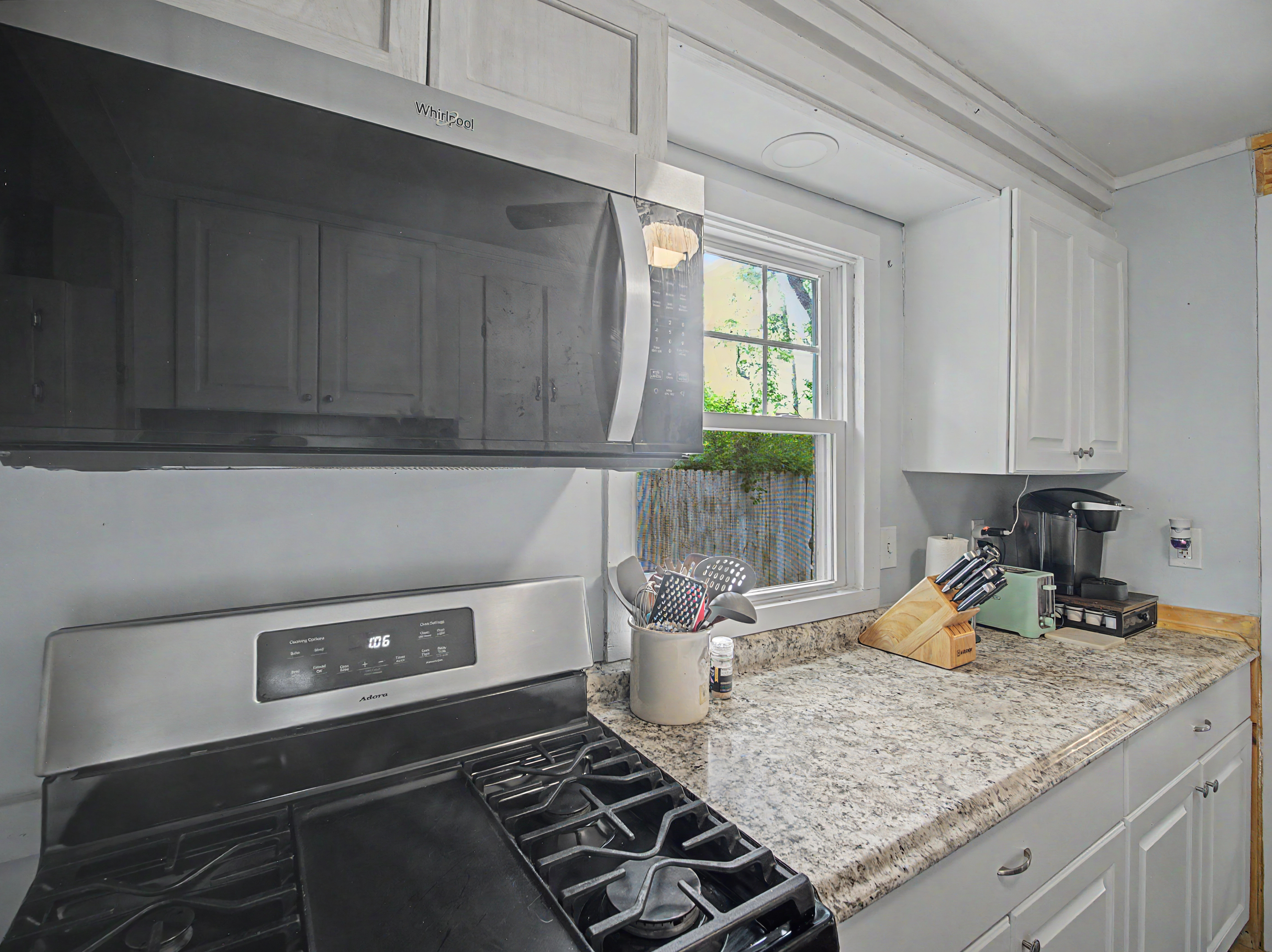 Home in Bethlehem, Connecticut, photographed by Ari Lee