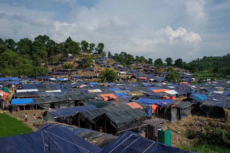 منظر لمخيم أونشيبارانغ، وهو واحد من عدة مواقع يعيش فيها الواصلون الجدد من الروهينغيا. 20 سبتمبر/أيلول 2017 ©أنطونيو فاتشيلونغو