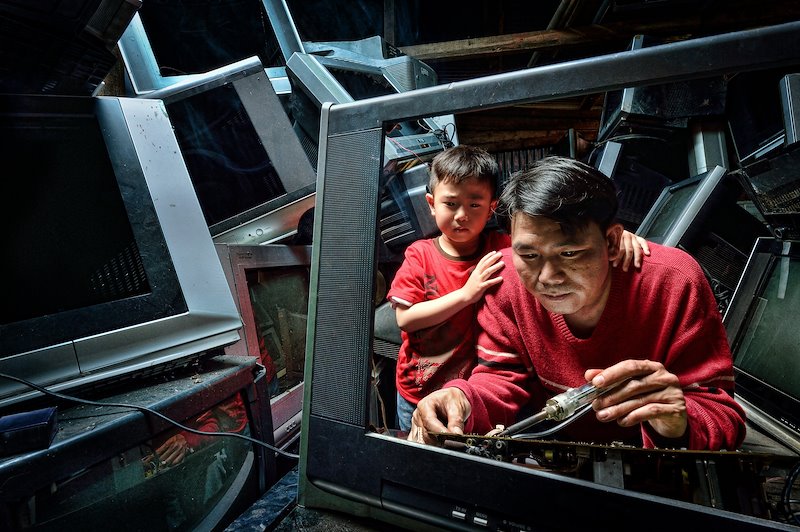 Ly Hoang Long, "Old TV Re-Used" (Vietnam)  |  Regional Winner: East Asia &amp; Pacific  |  2016 CGAP Photo Contest