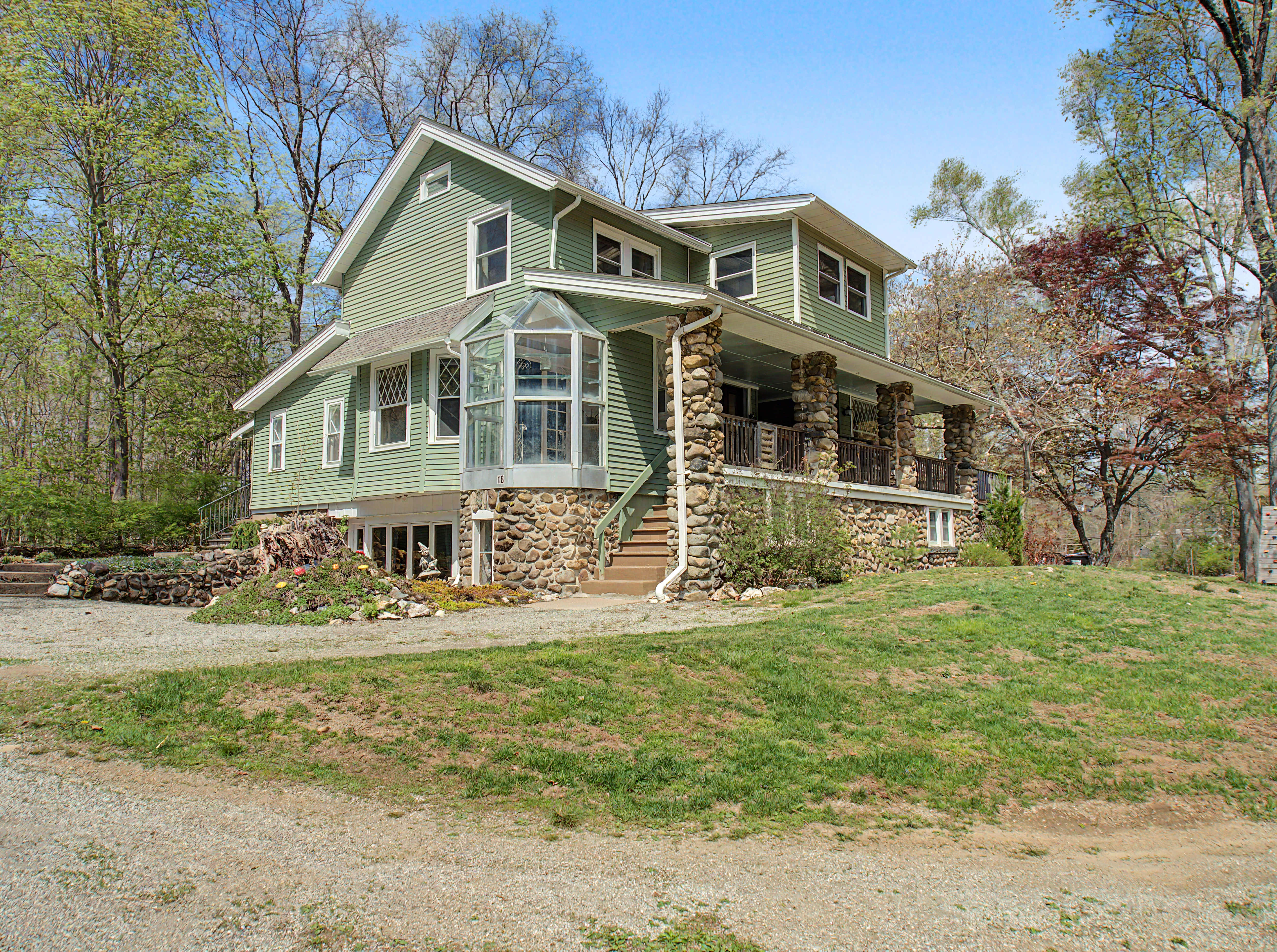 Home in Woodbridge, Connecticut, photographed by Ari Lee